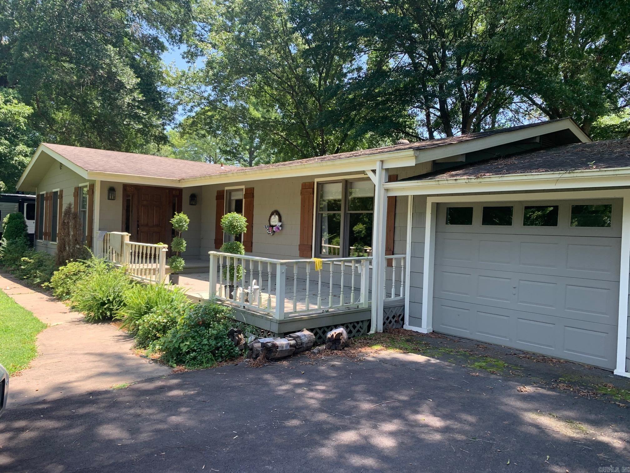 260 Swinging Bridge Drive Property Photo 3