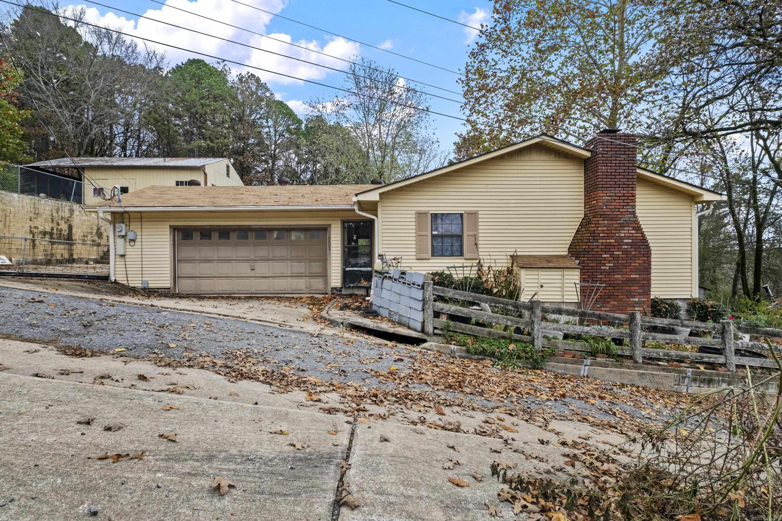 6808 Pryer Lane Property Photo 2