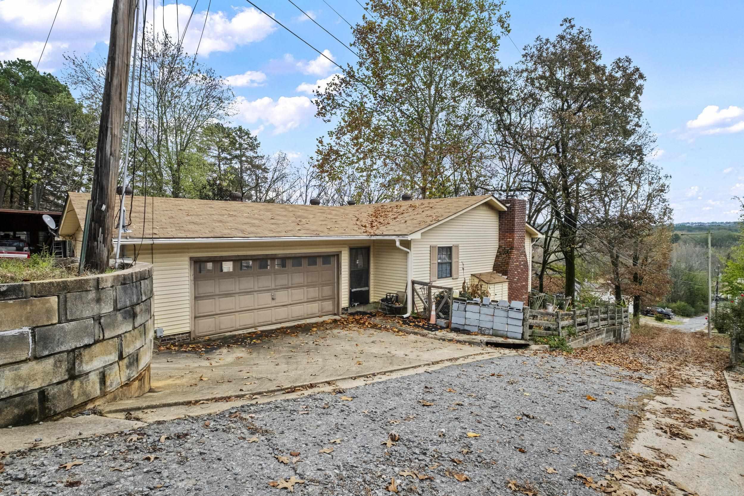 6808 Pryer Lane Property Photo 3