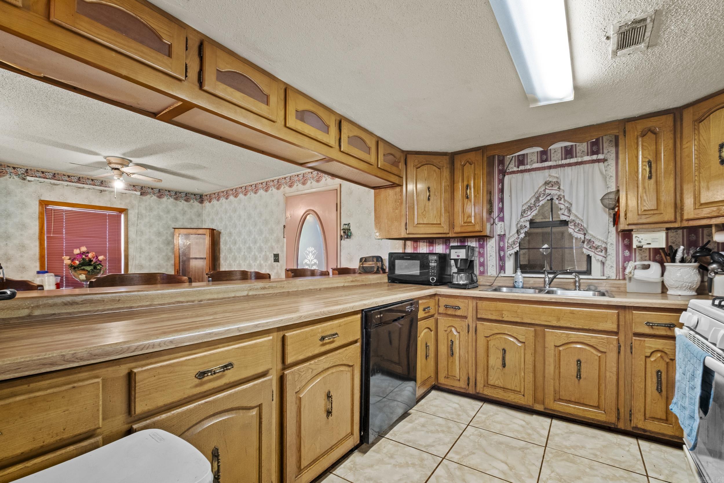 6808 Pryer Lane Property Photo 10