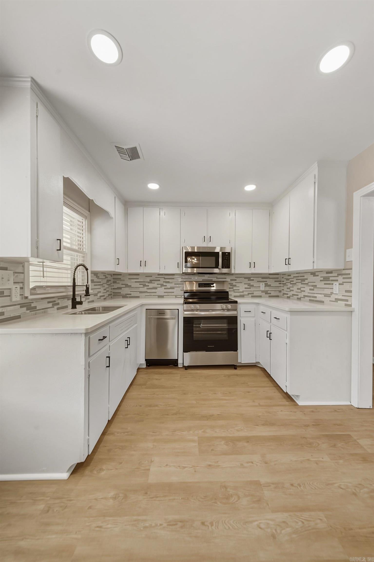 1222 S Pierce Street Property Photo 6