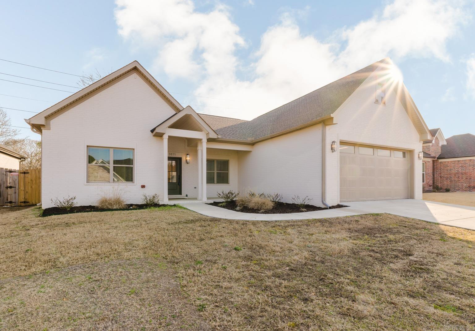 3871 Spencer Crossing Dr Property Photo 2