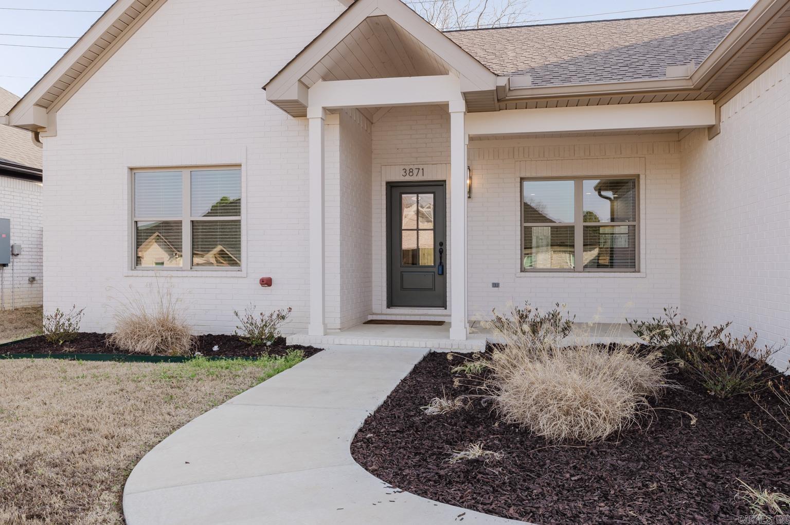 3871 Spencer Crossing Dr Property Photo 4