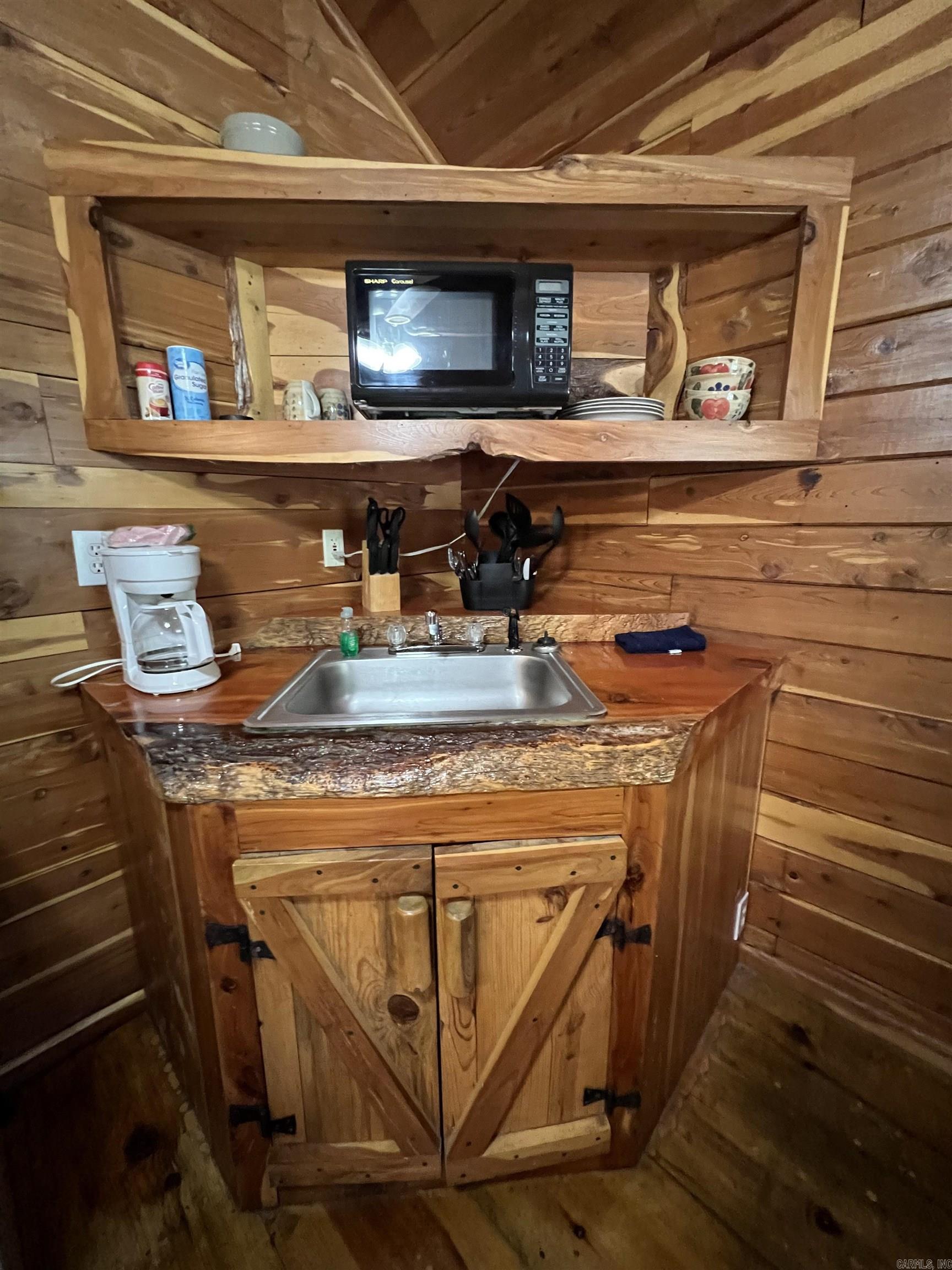 6322 Hwy 14 Property Photo 5