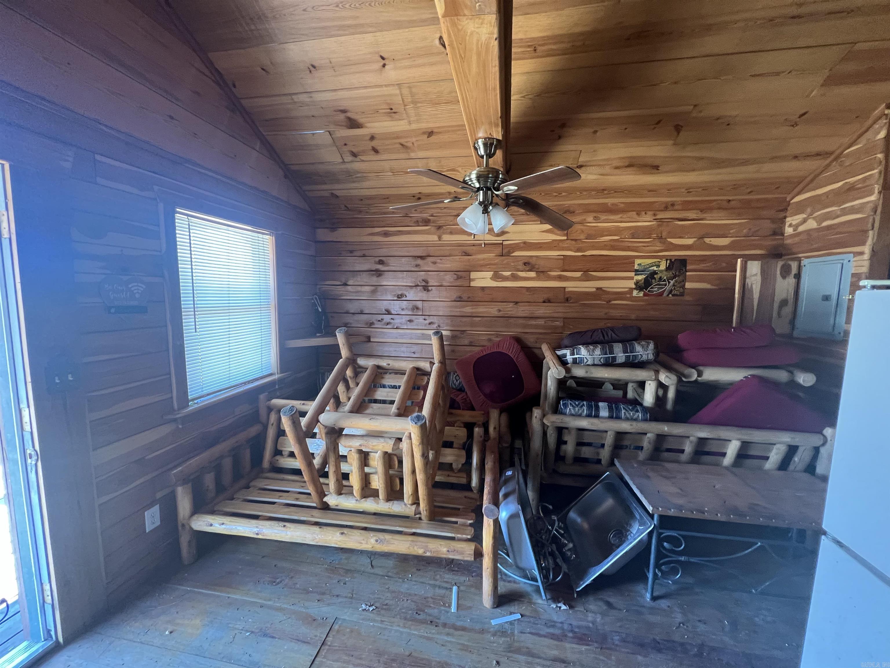 6322 Hwy 14 Property Photo 18