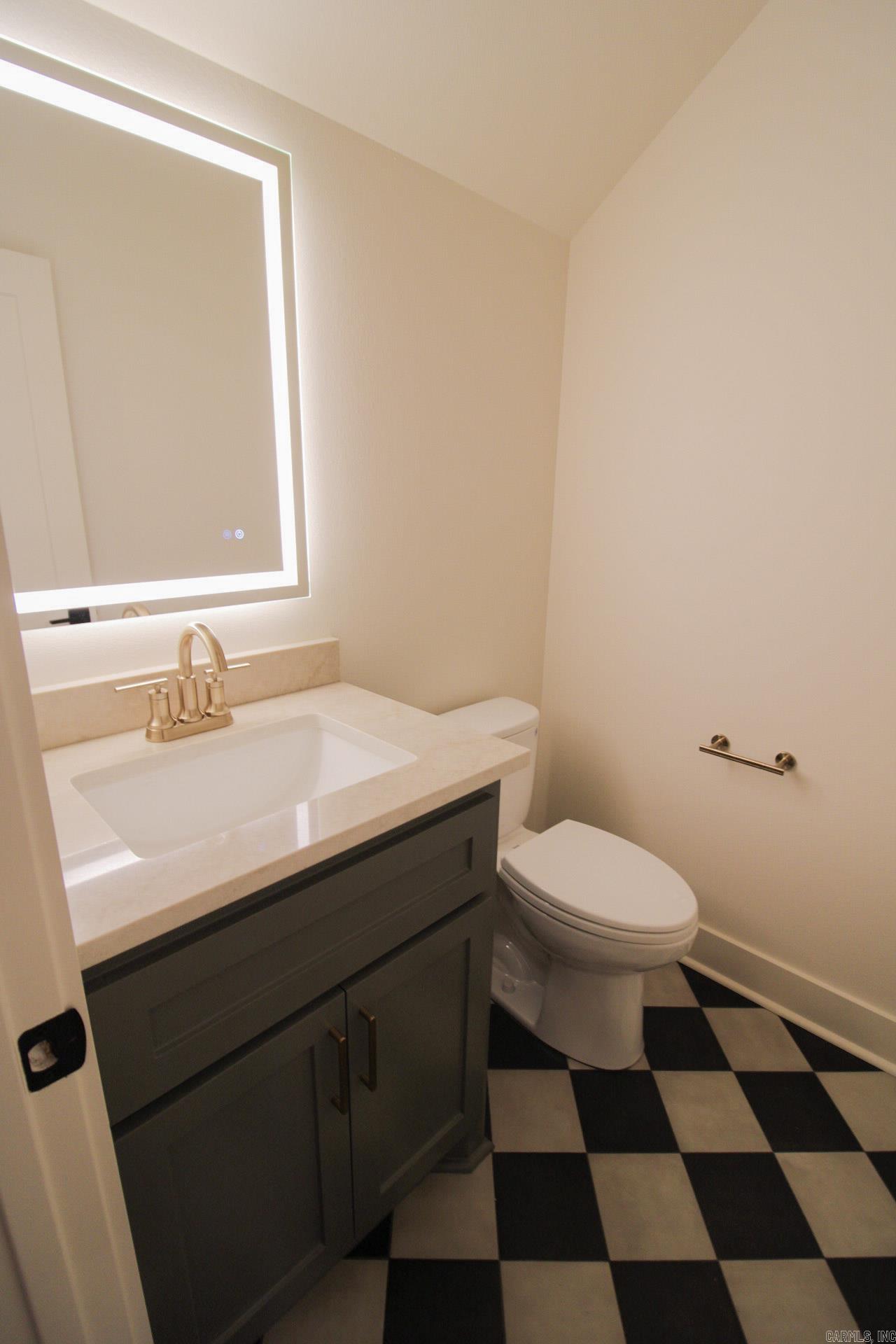 2420 Overcup Drive Property Photo 4