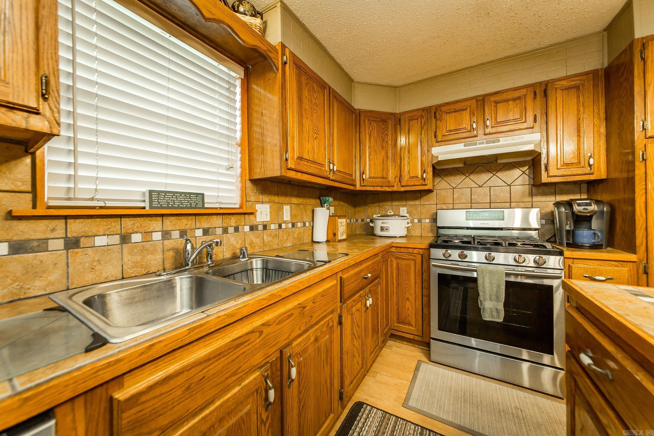 271 Trailwood Drive Property Photo 9