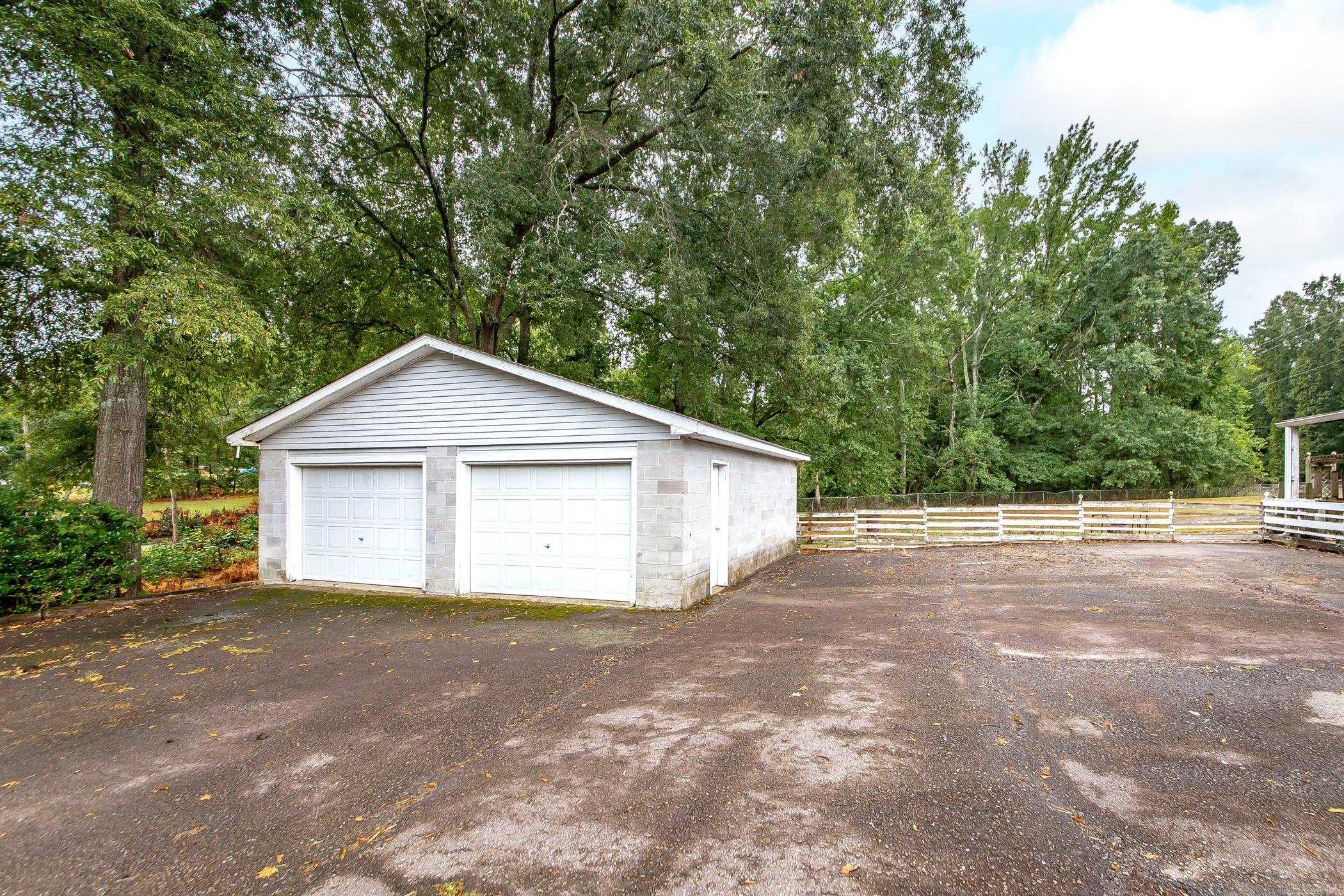 271 Trailwood Drive Property Photo 35