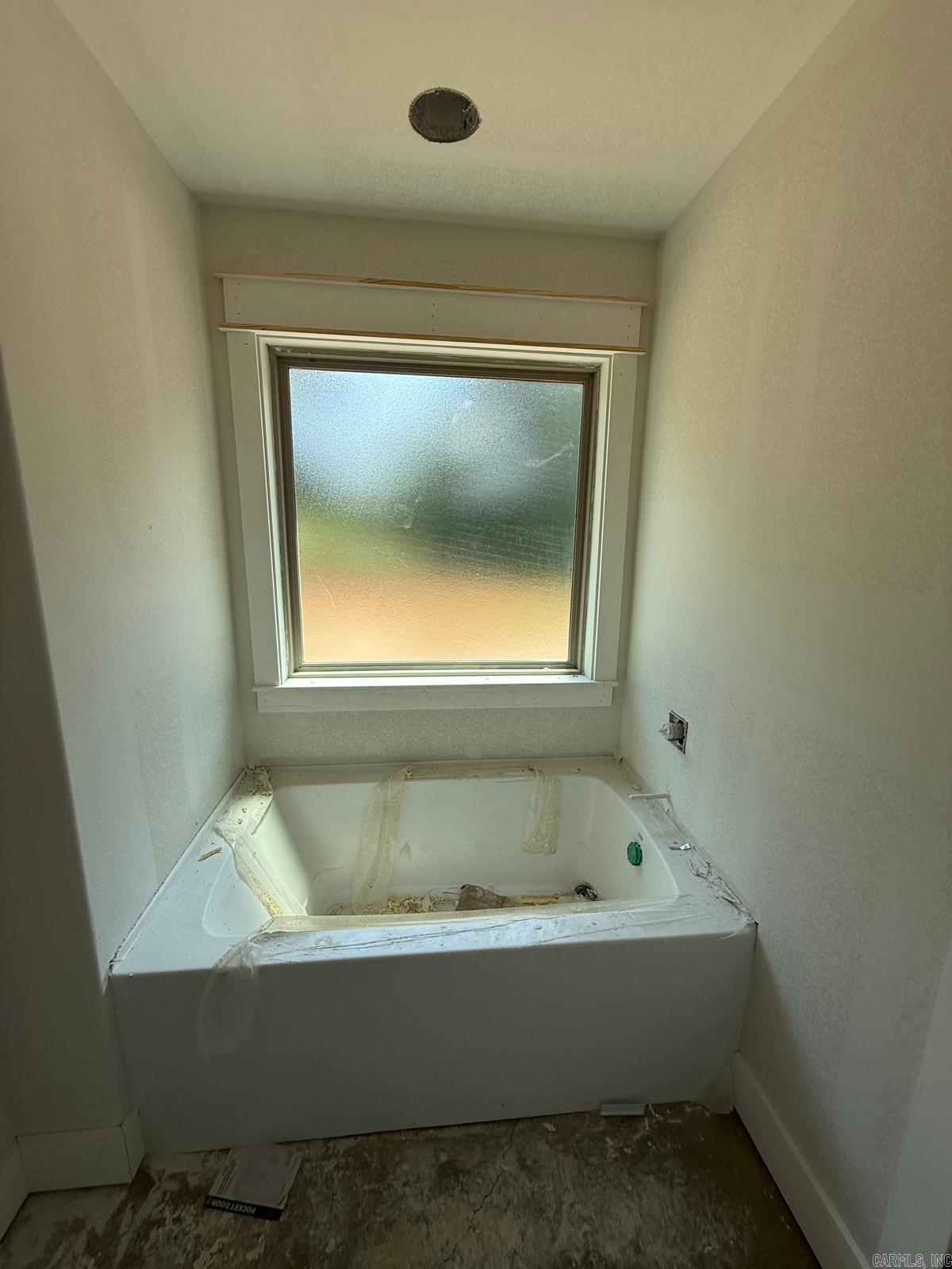 124 Longfield Lane Property Photo 11