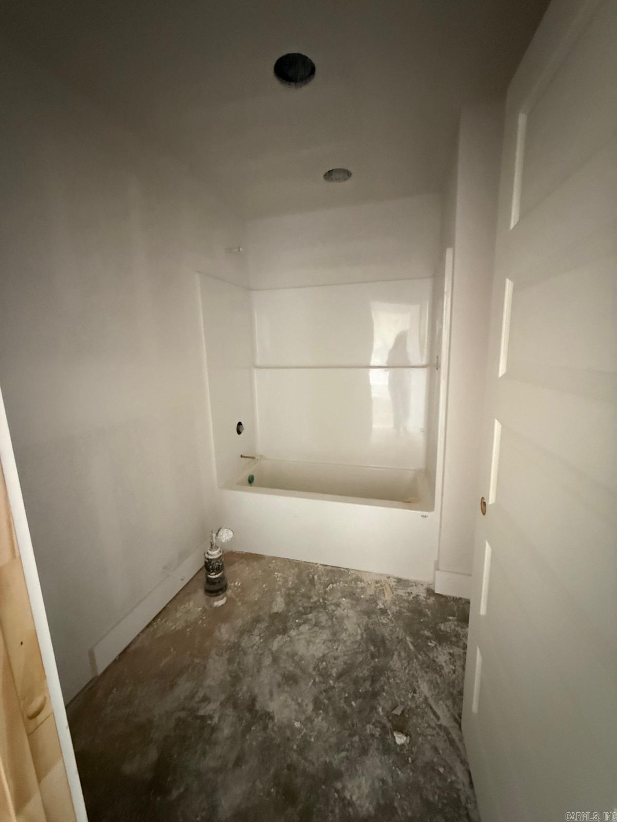 124 Longfield Lane Property Photo 13