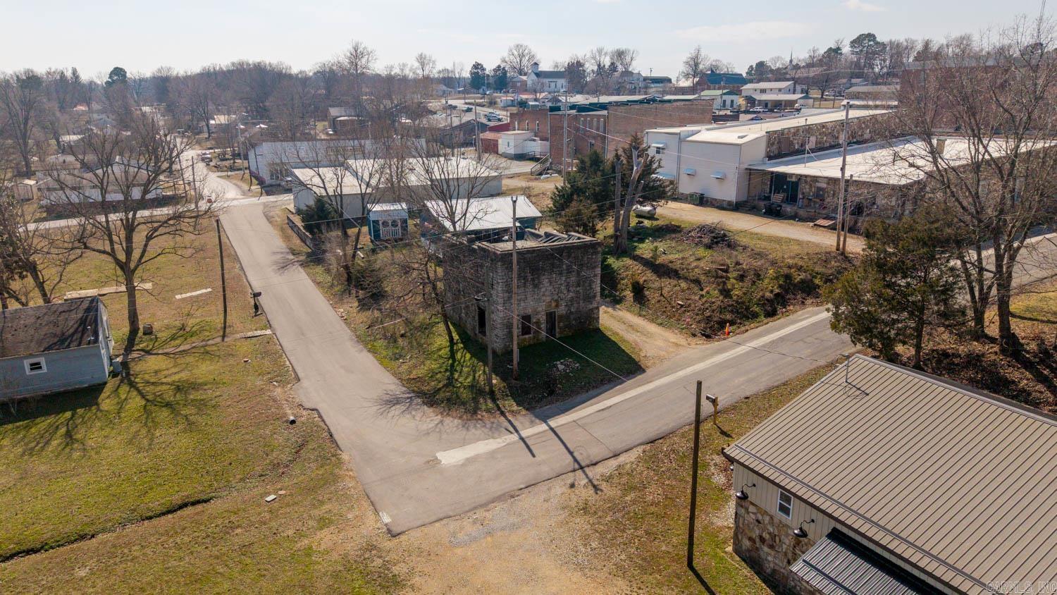 105 Couch Street Property Photo 7