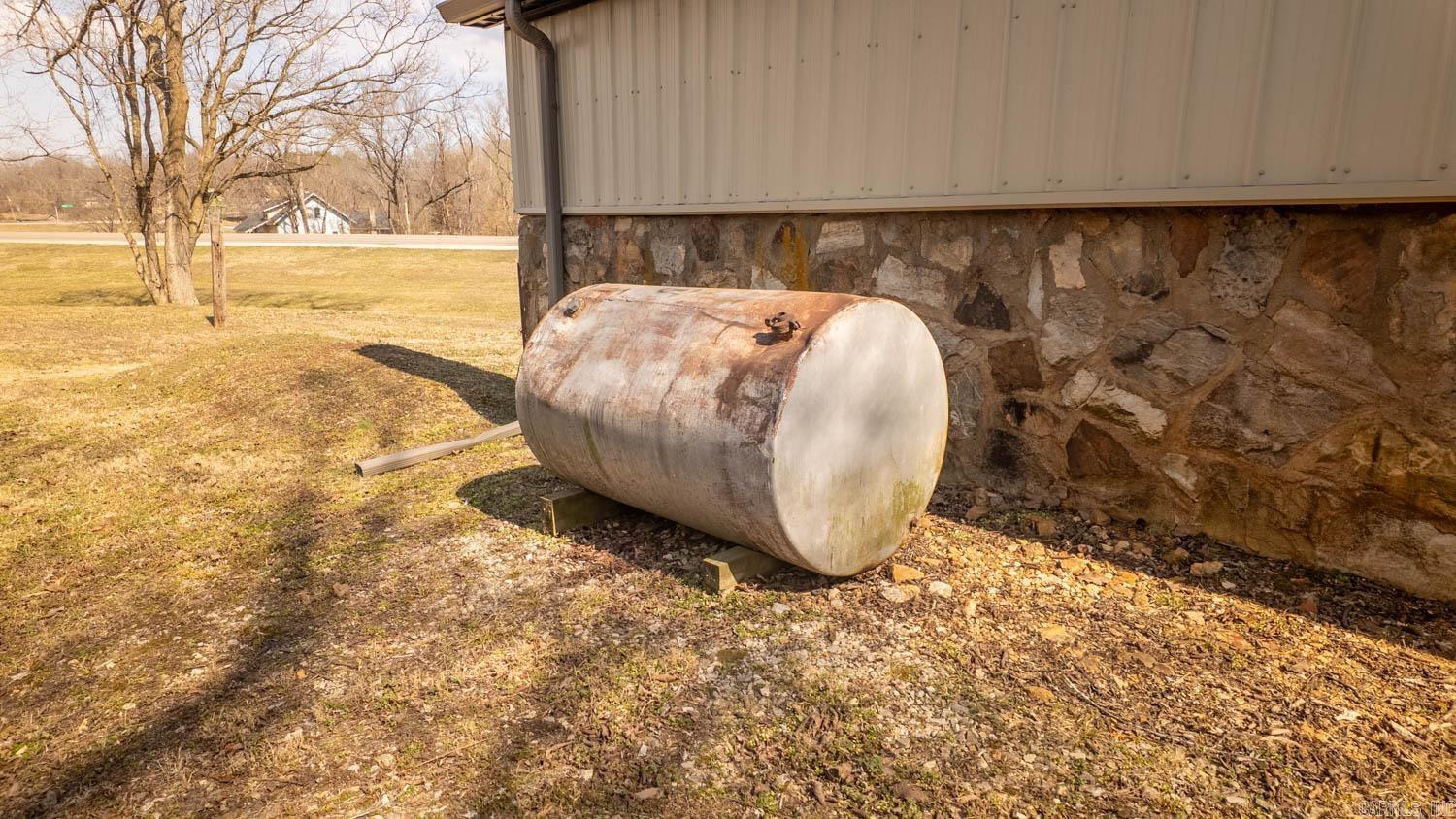 105 Couch Street Property Photo 34