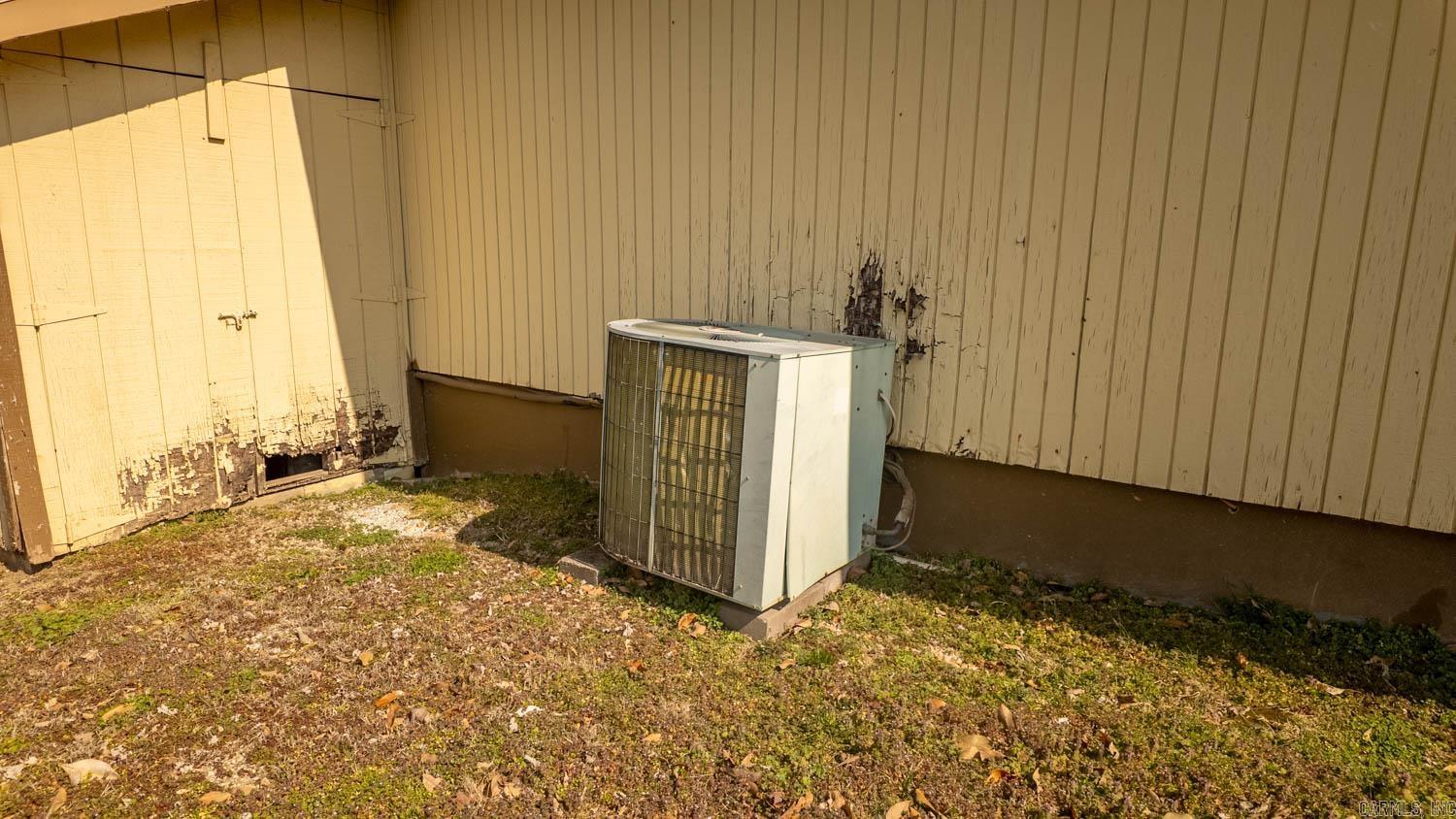 105 Couch Street Property Photo 37