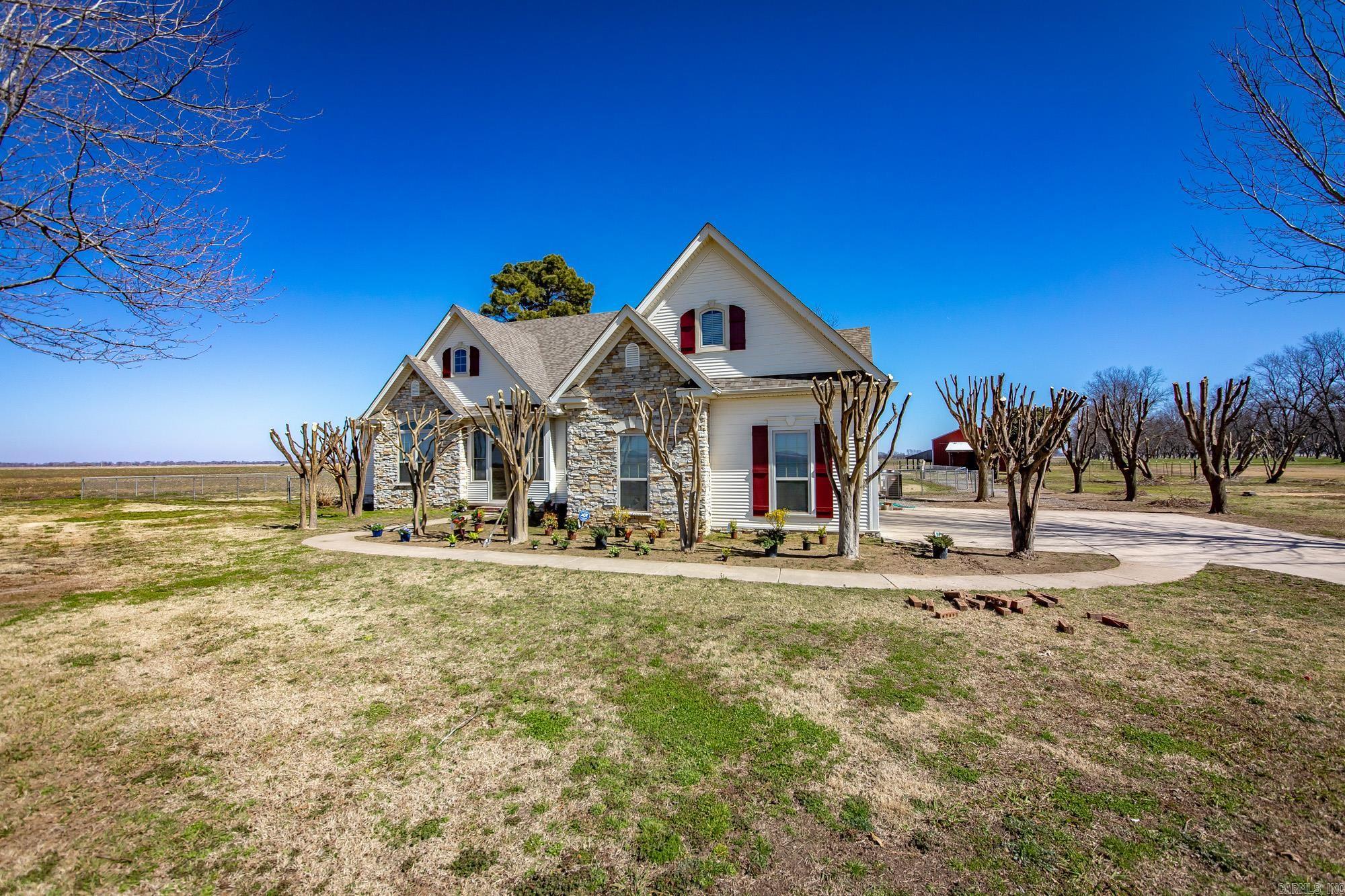 3383 Henderson Road Property Photo 1