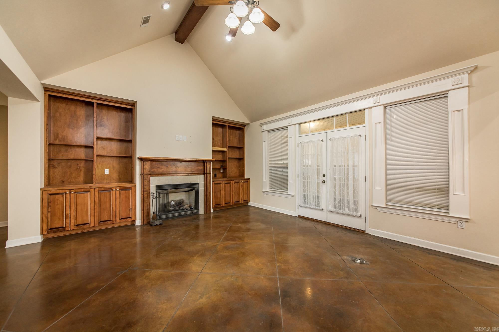 3383 Henderson Road Property Photo 8