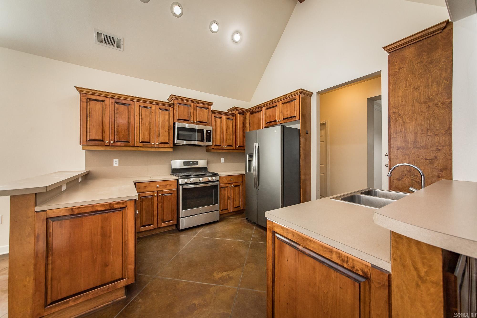3383 Henderson Road Property Photo 10