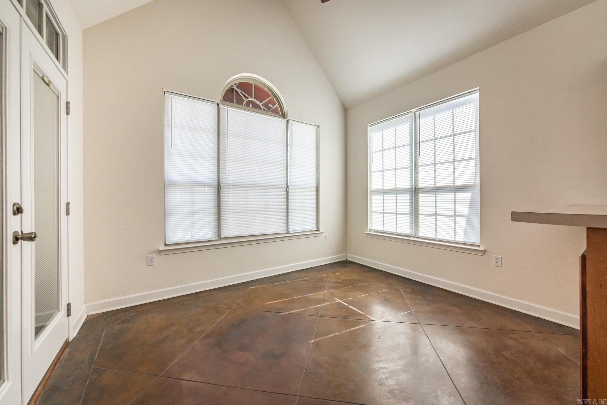 3383 Henderson Road Property Photo 11