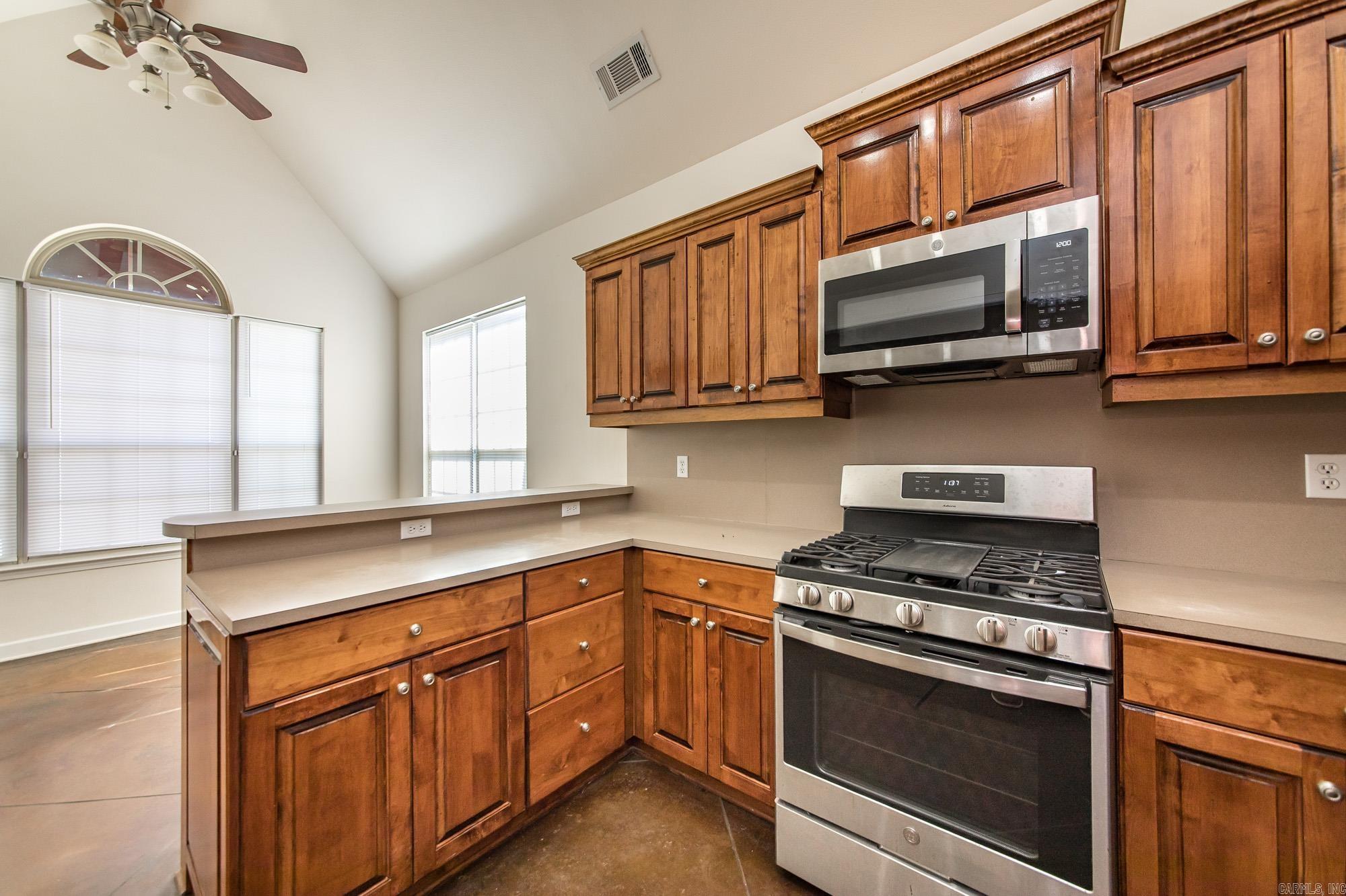 3383 Henderson Road Property Photo 14