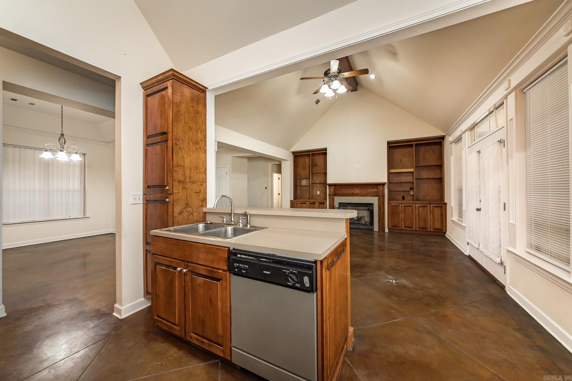 3383 Henderson Road Property Photo 15