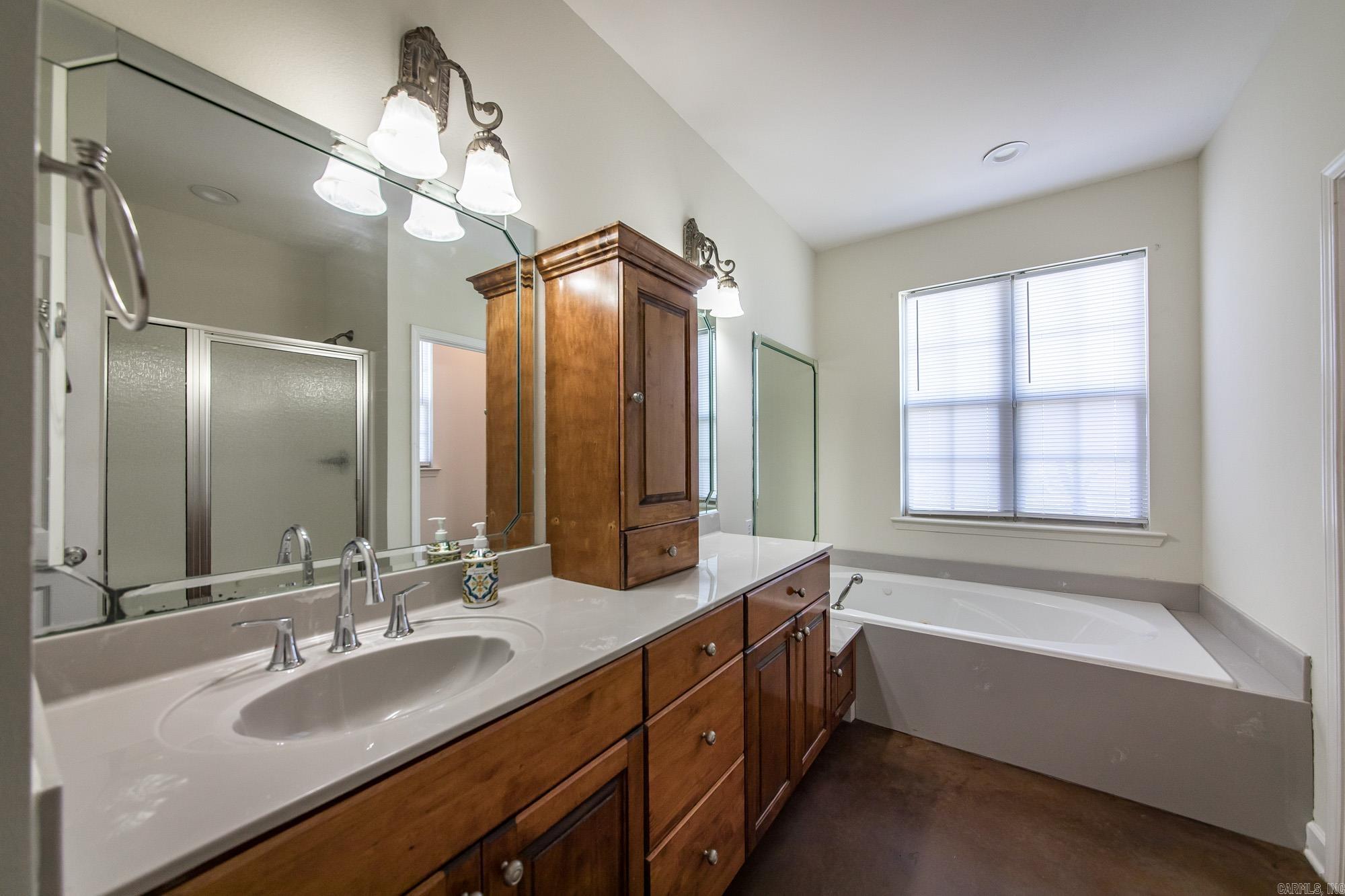 3383 Henderson Road Property Photo 17
