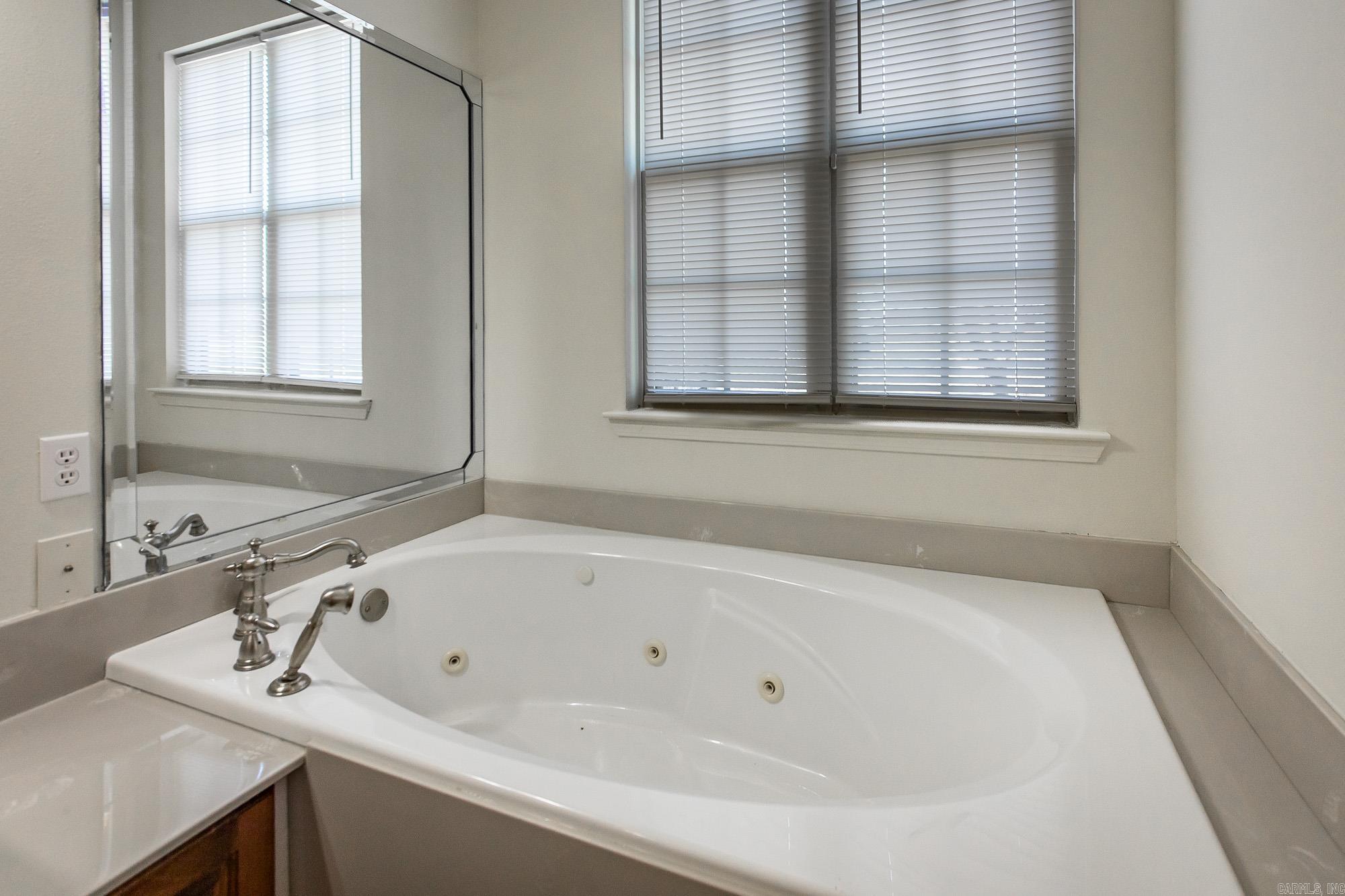 3383 Henderson Road Property Photo 19