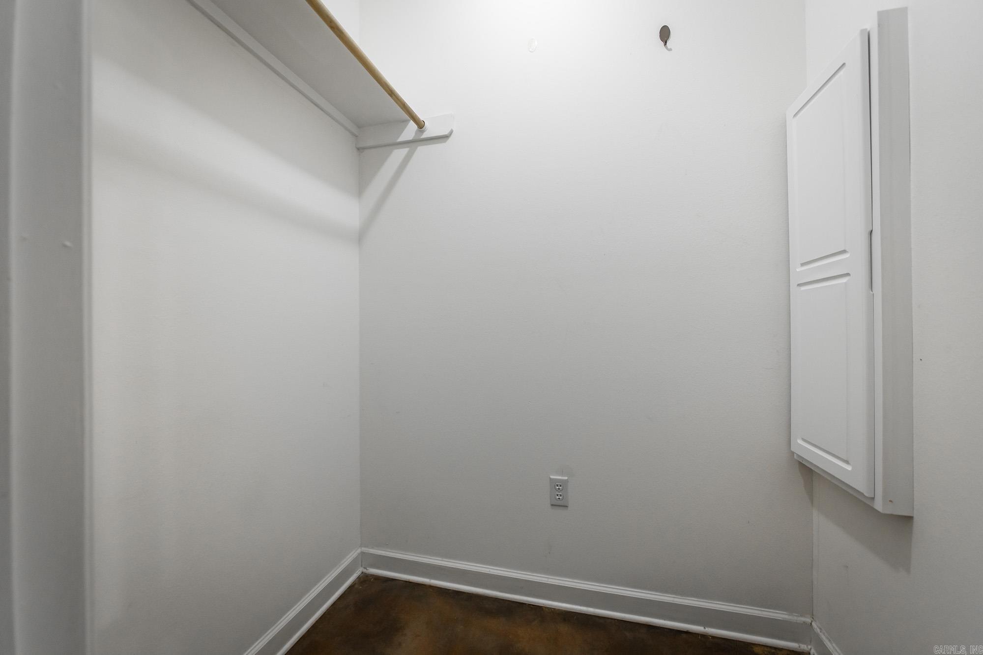 3383 Henderson Road Property Photo 21