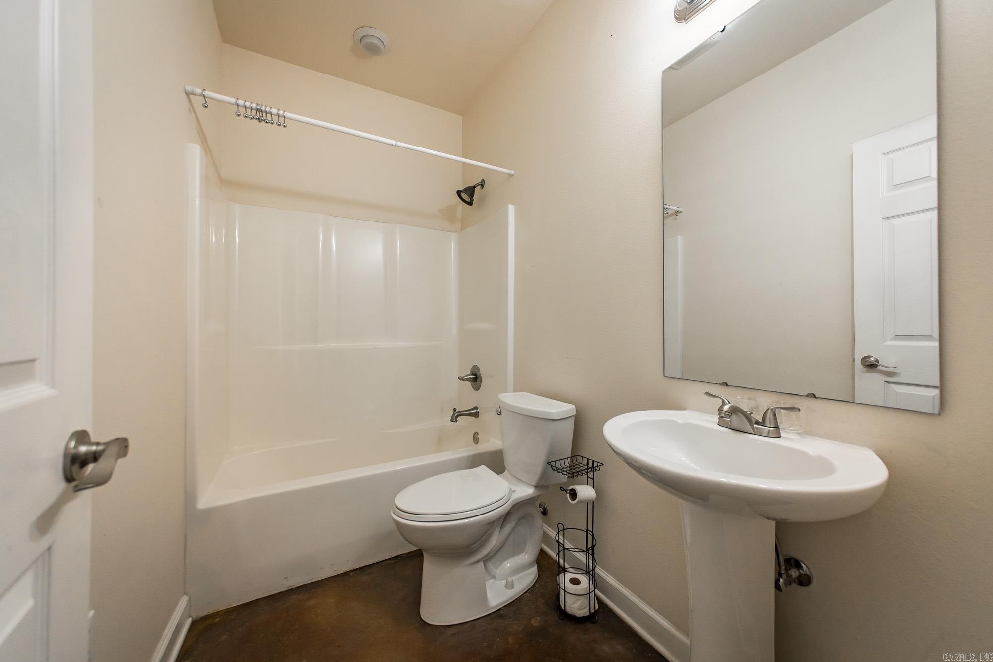 3383 Henderson Road Property Photo 28