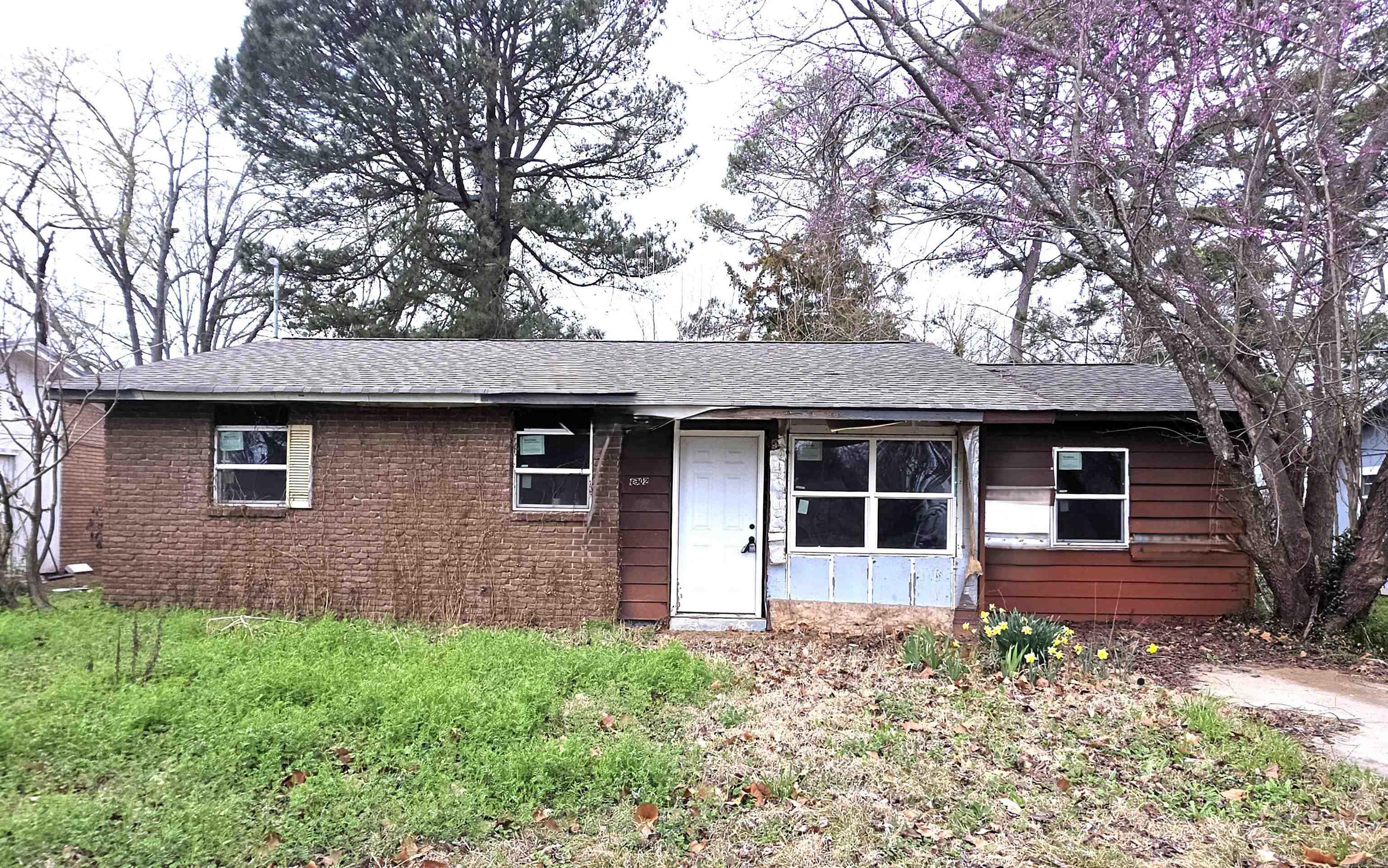 1302 Boston Property Photo 1