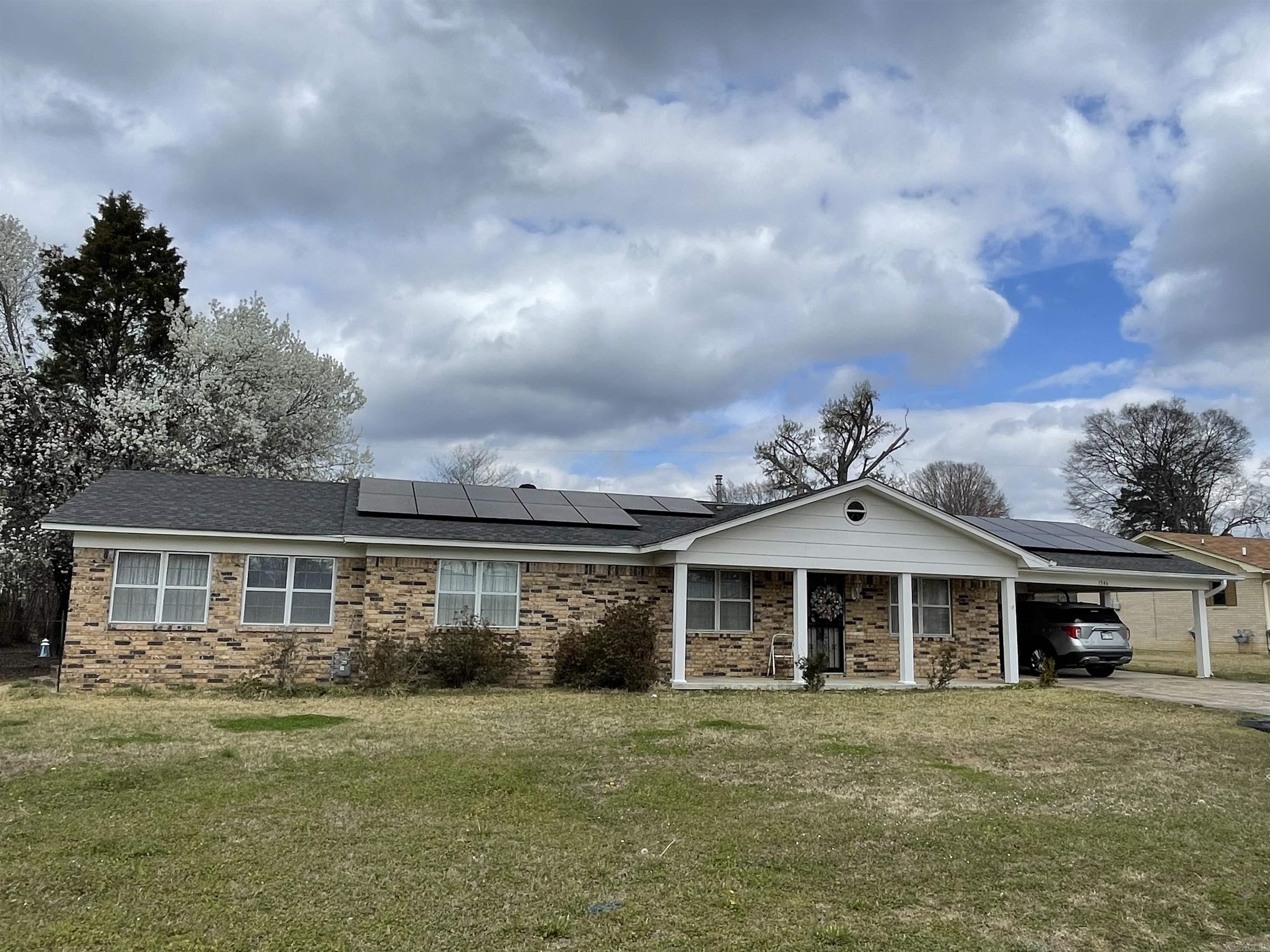 1346 Glenmere Circle Property Photo 2