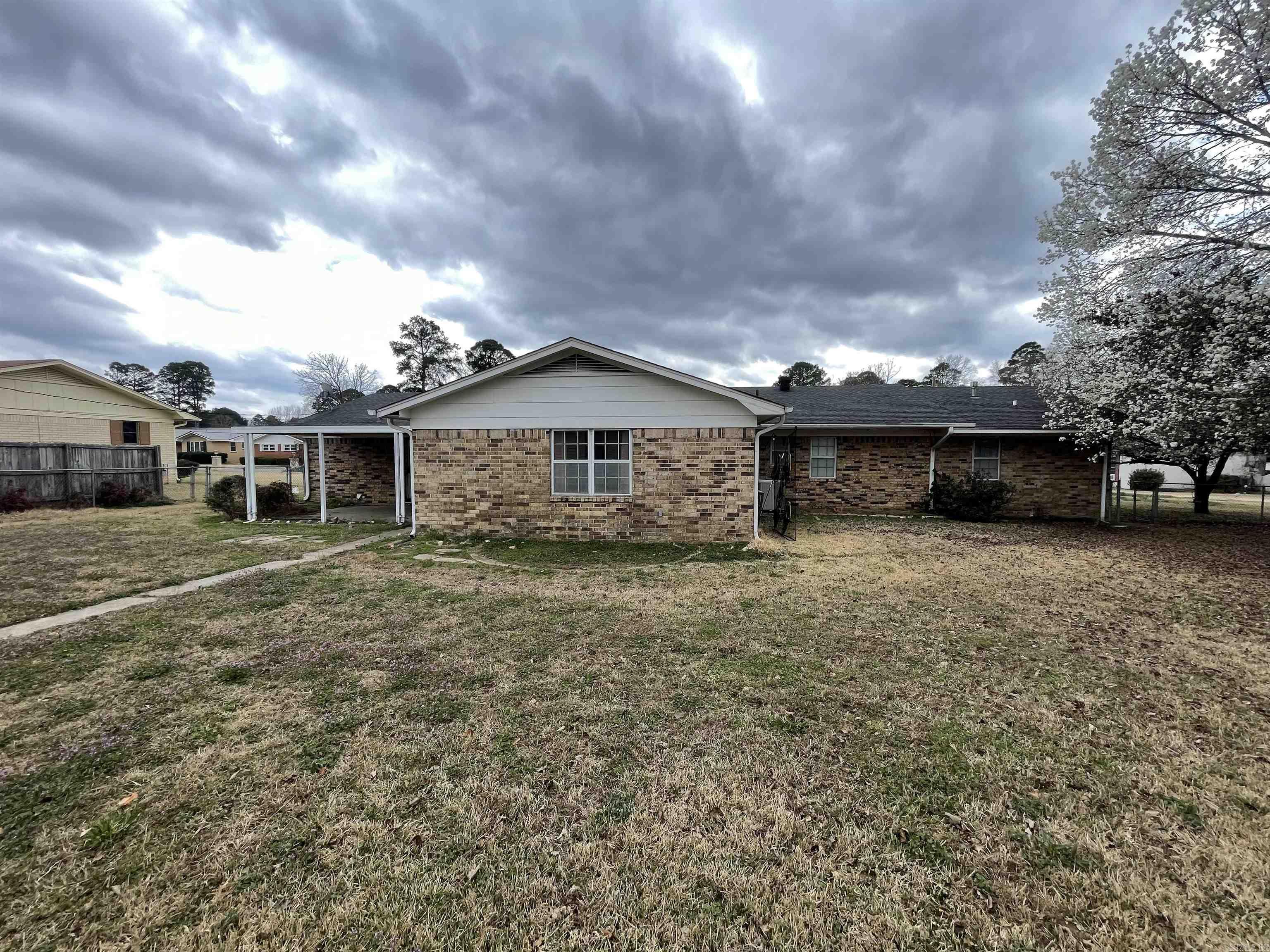 1346 Glenmere Circle Property Photo 3