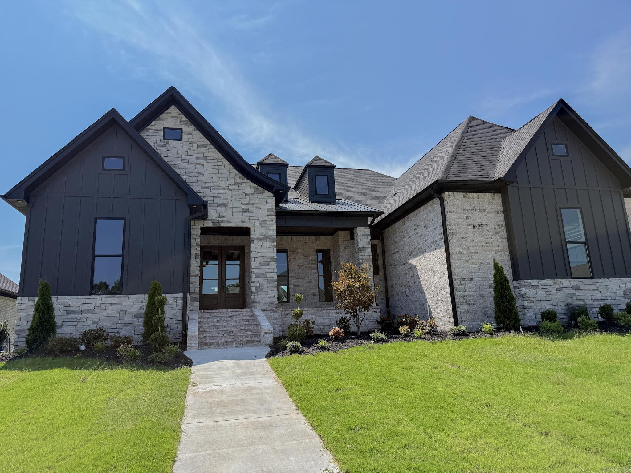 1635 Dolphin Drive Property Photo 1