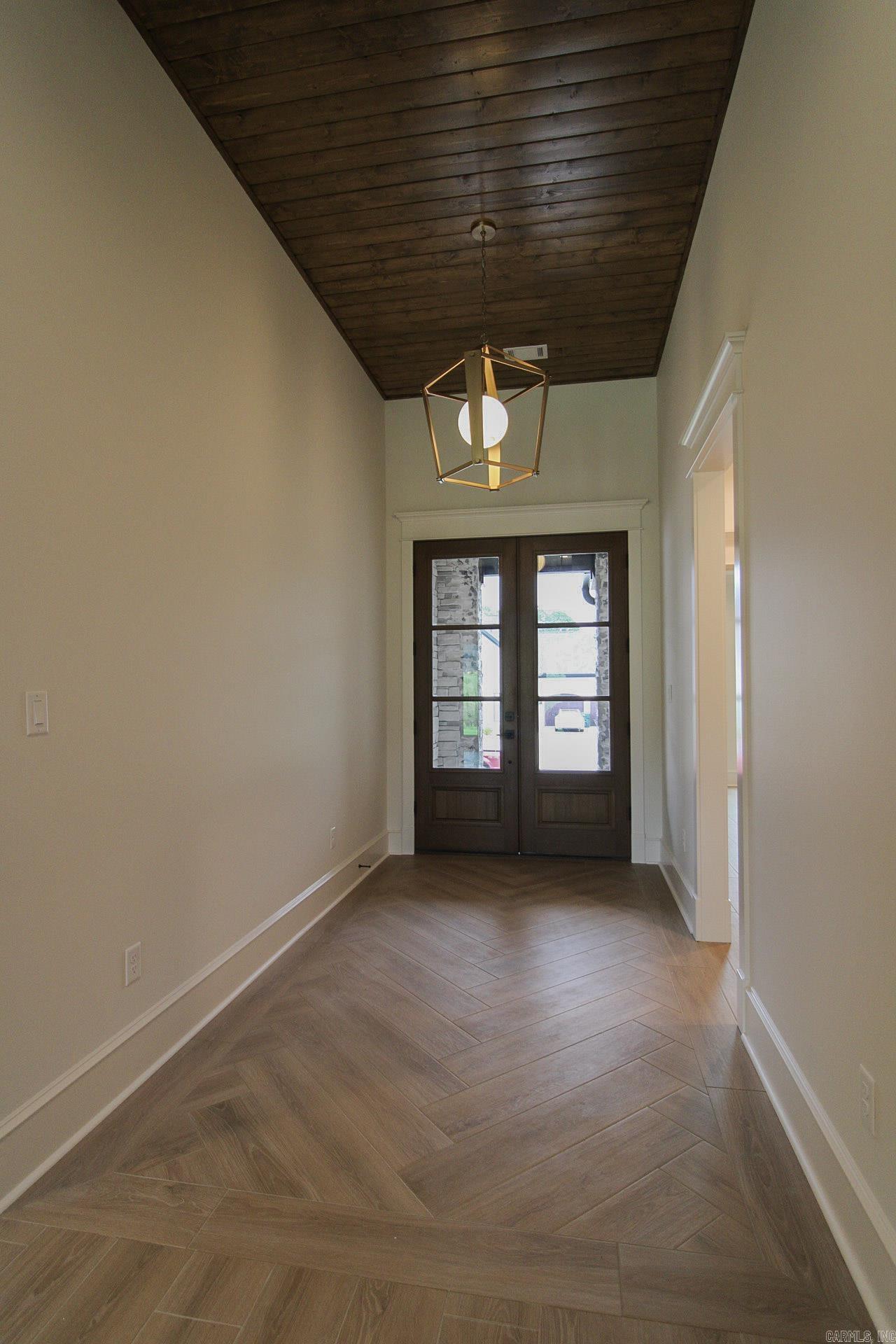 1635 Dolphin Drive Property Photo 2