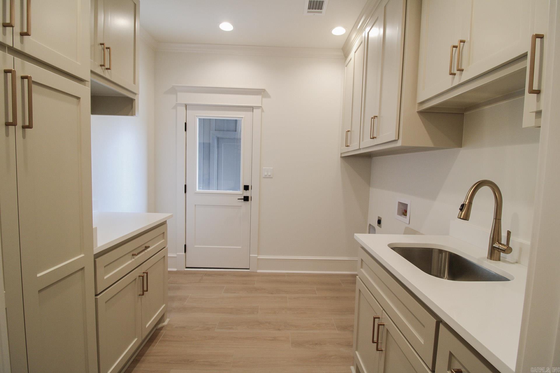 1635 Dolphin Drive Property Photo 16