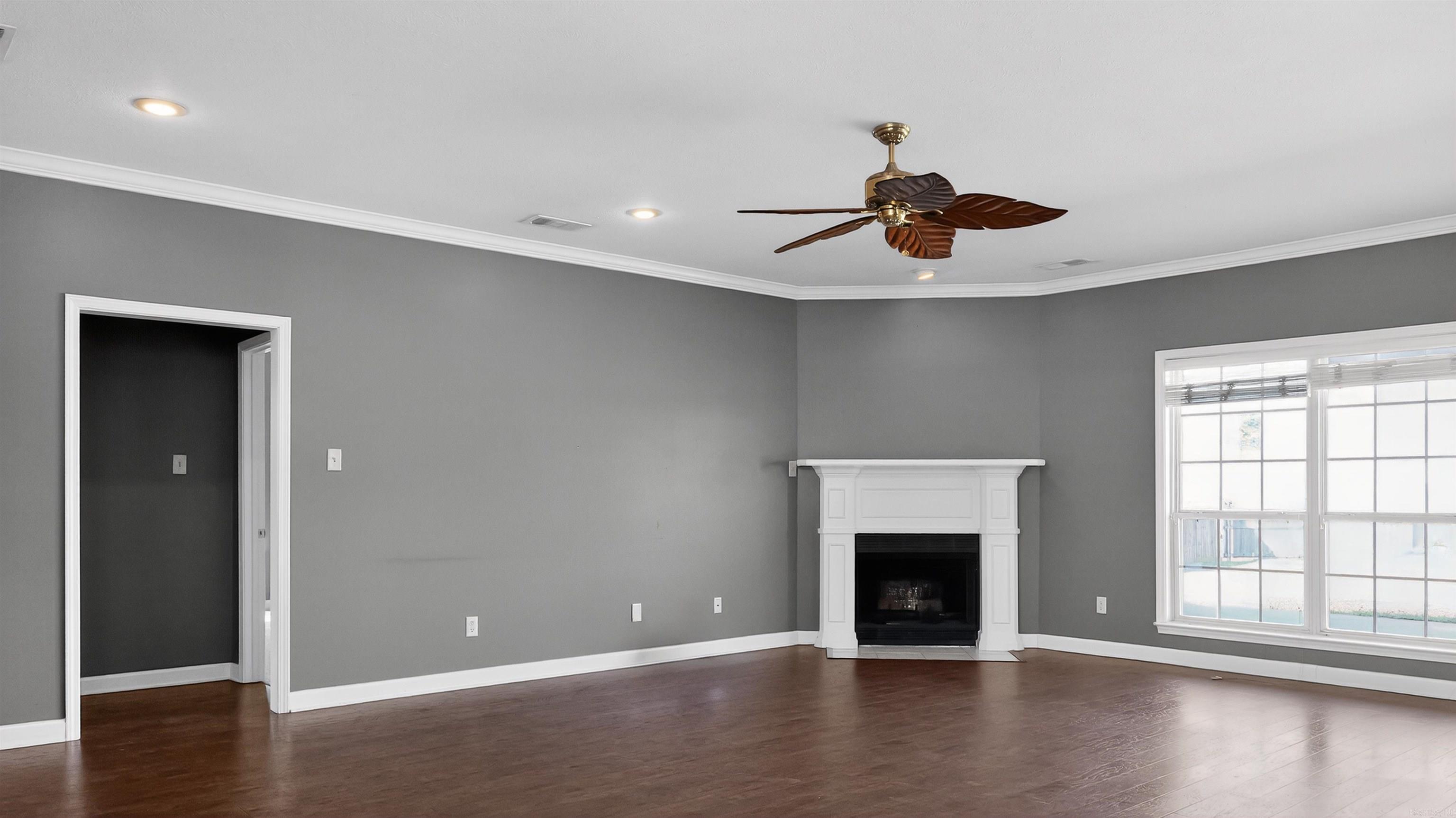 24 S Gettysburg Property Photo 6