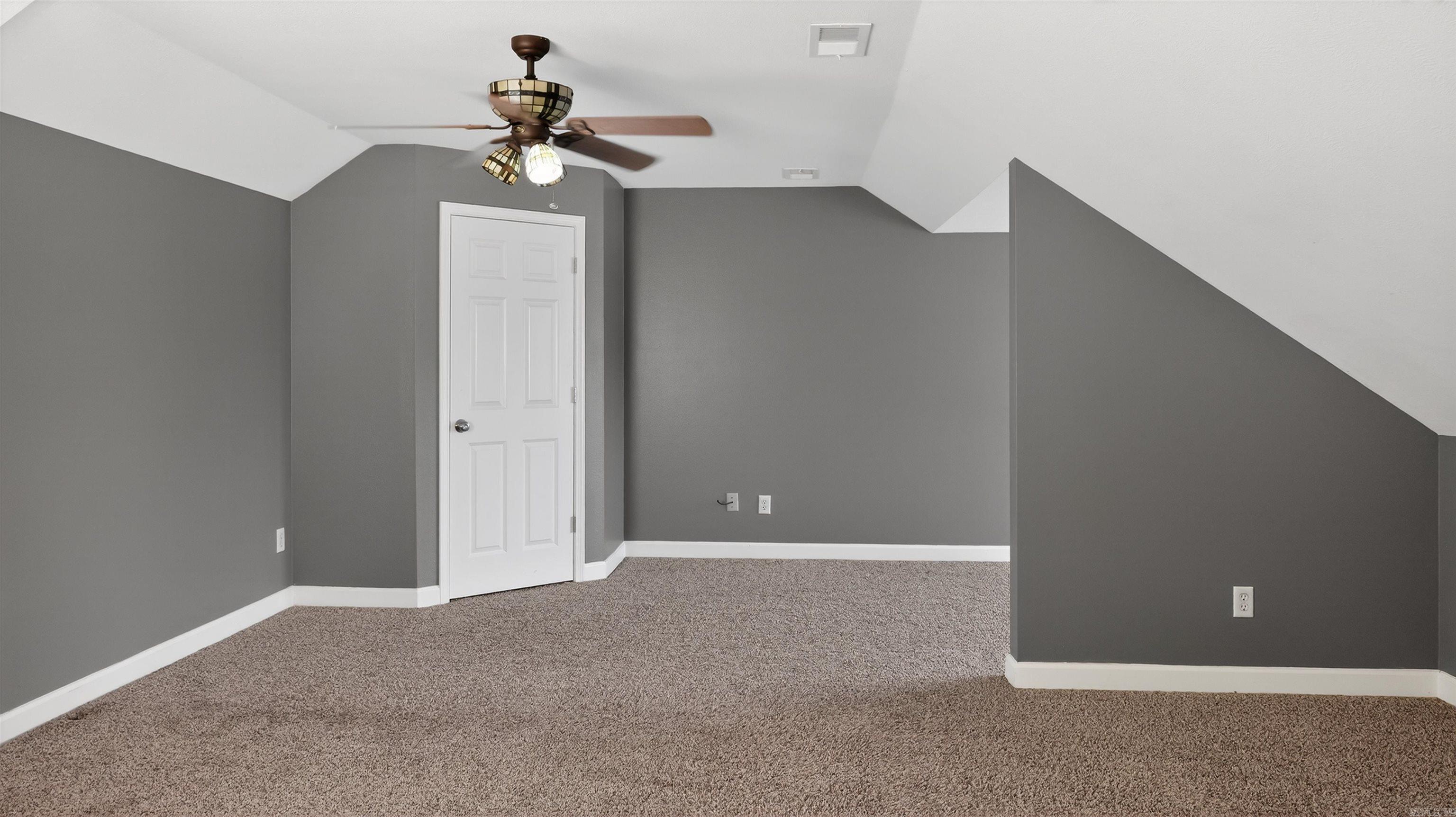 24 S Gettysburg Property Photo 15