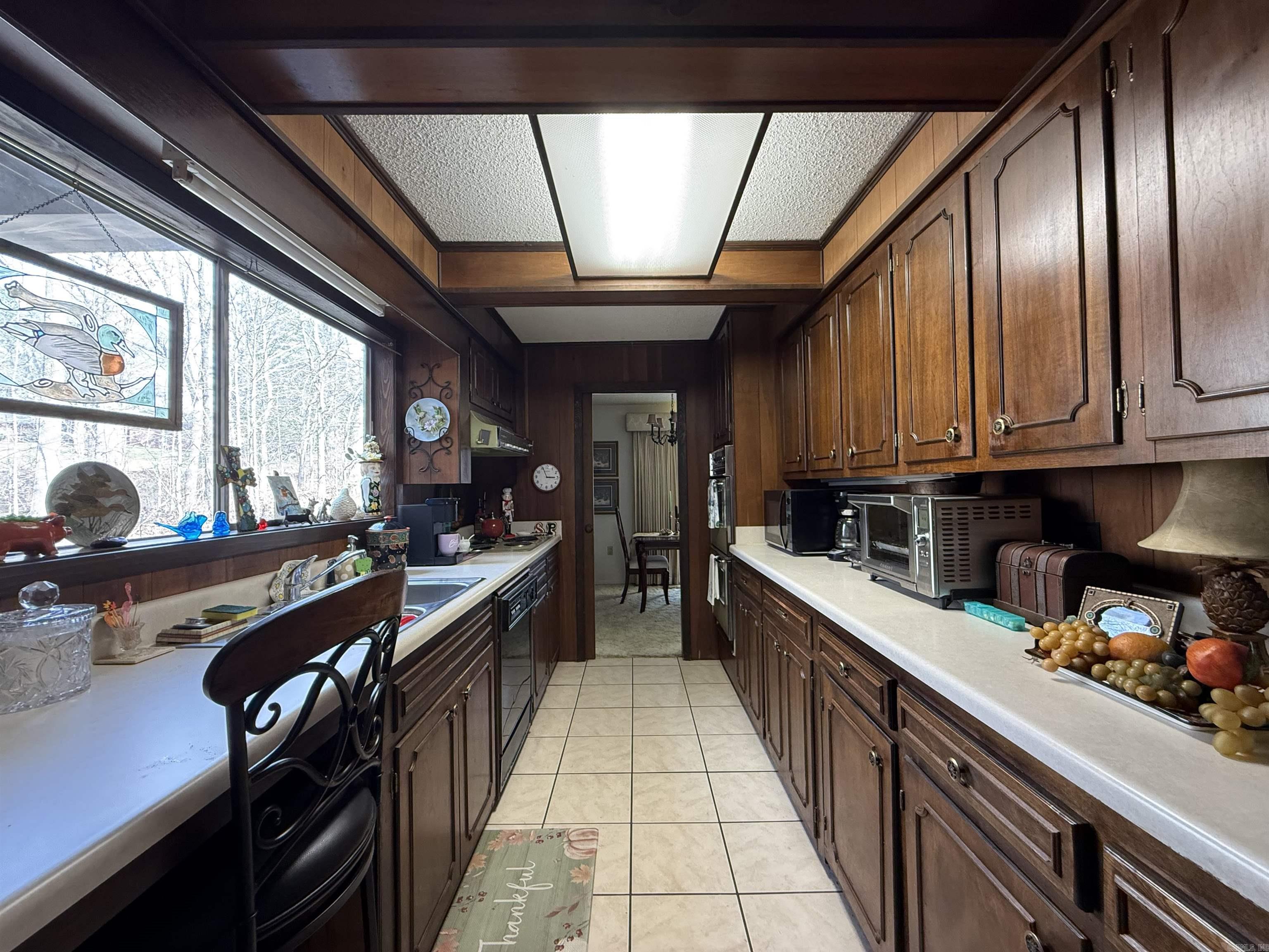 2925 Mary Drive Property Photo 5