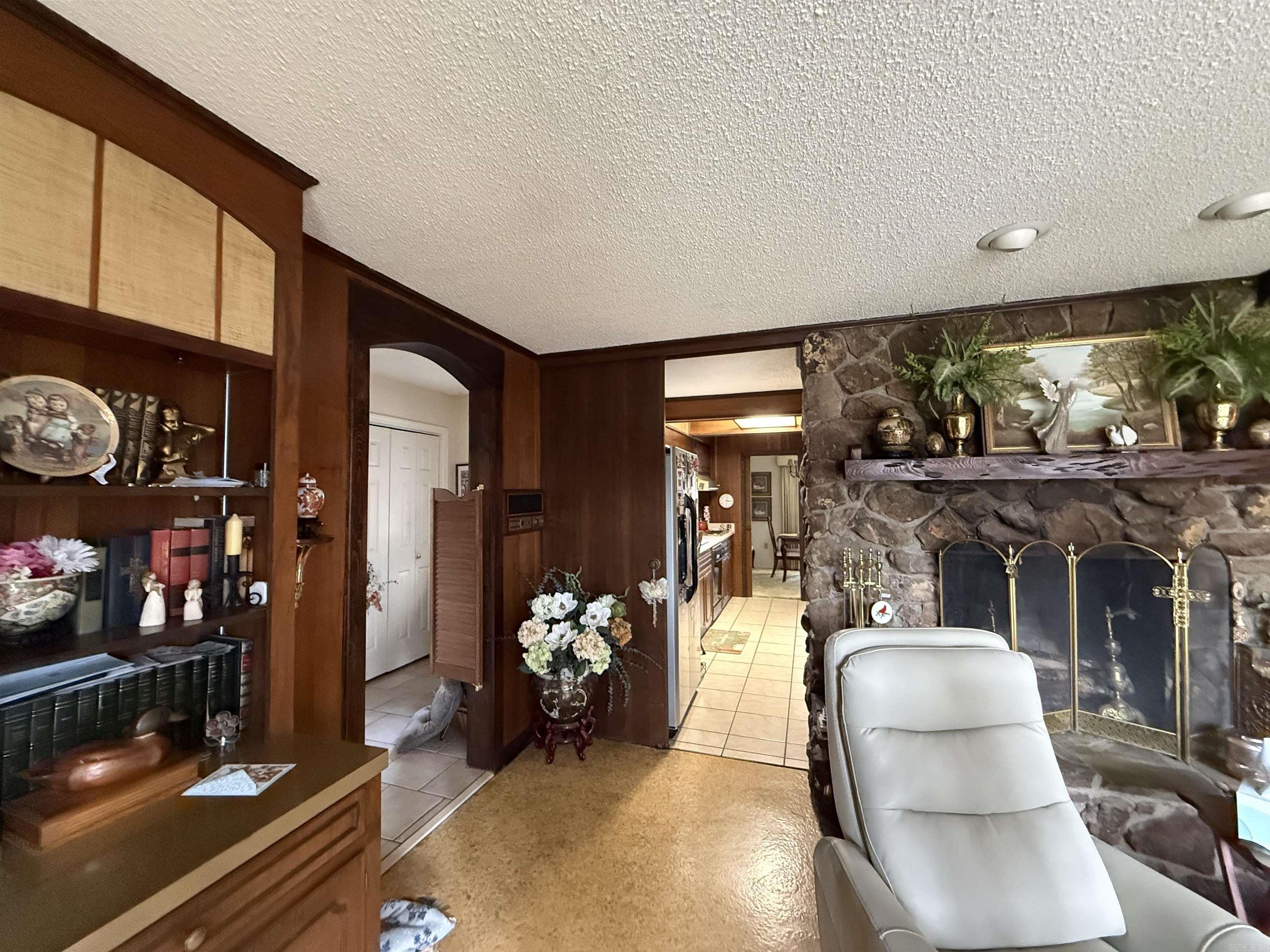 2925 Mary Drive Property Photo 8