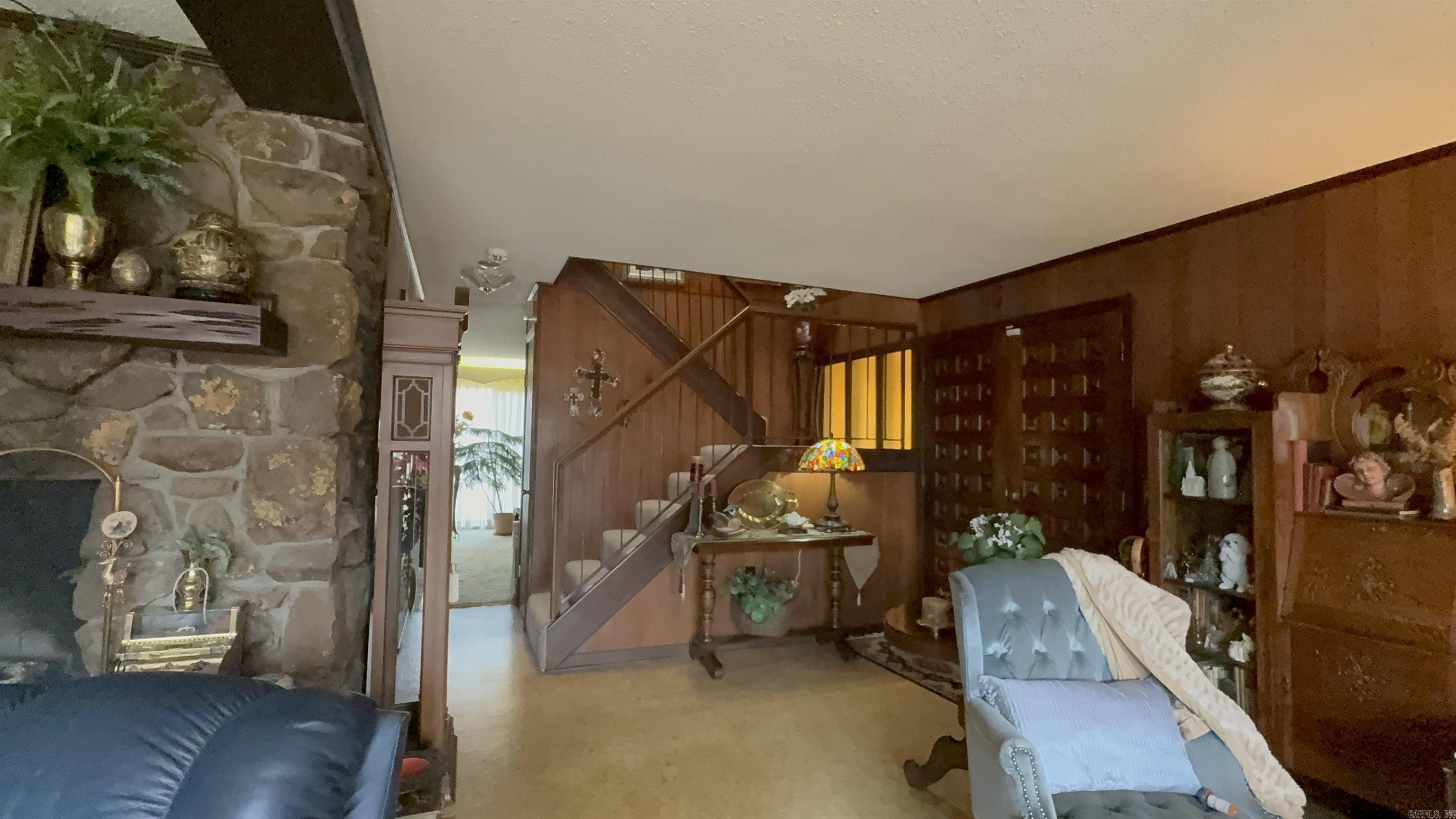 2925 Mary Drive Property Photo 9