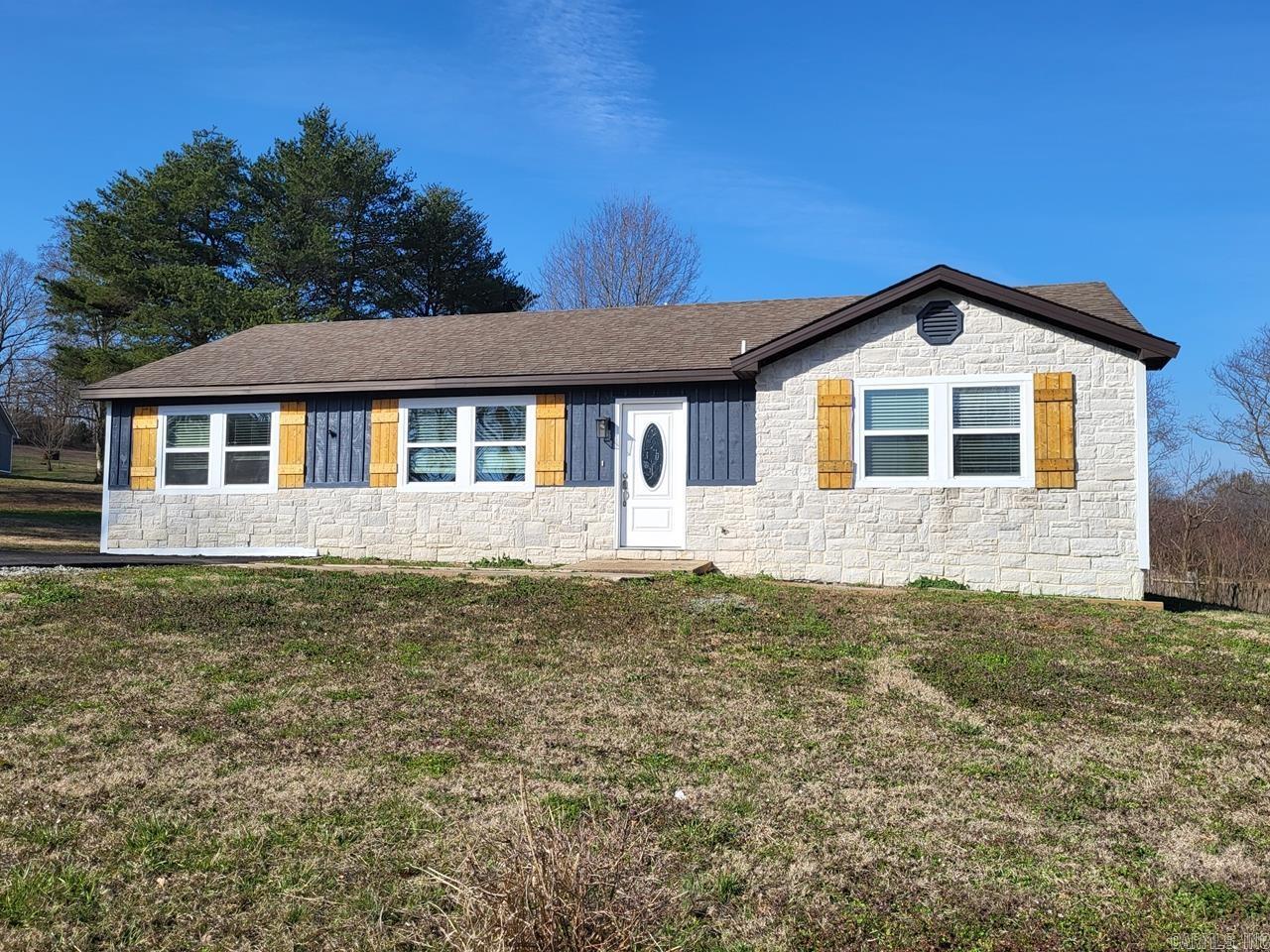 3717 Oak Leaf Cir