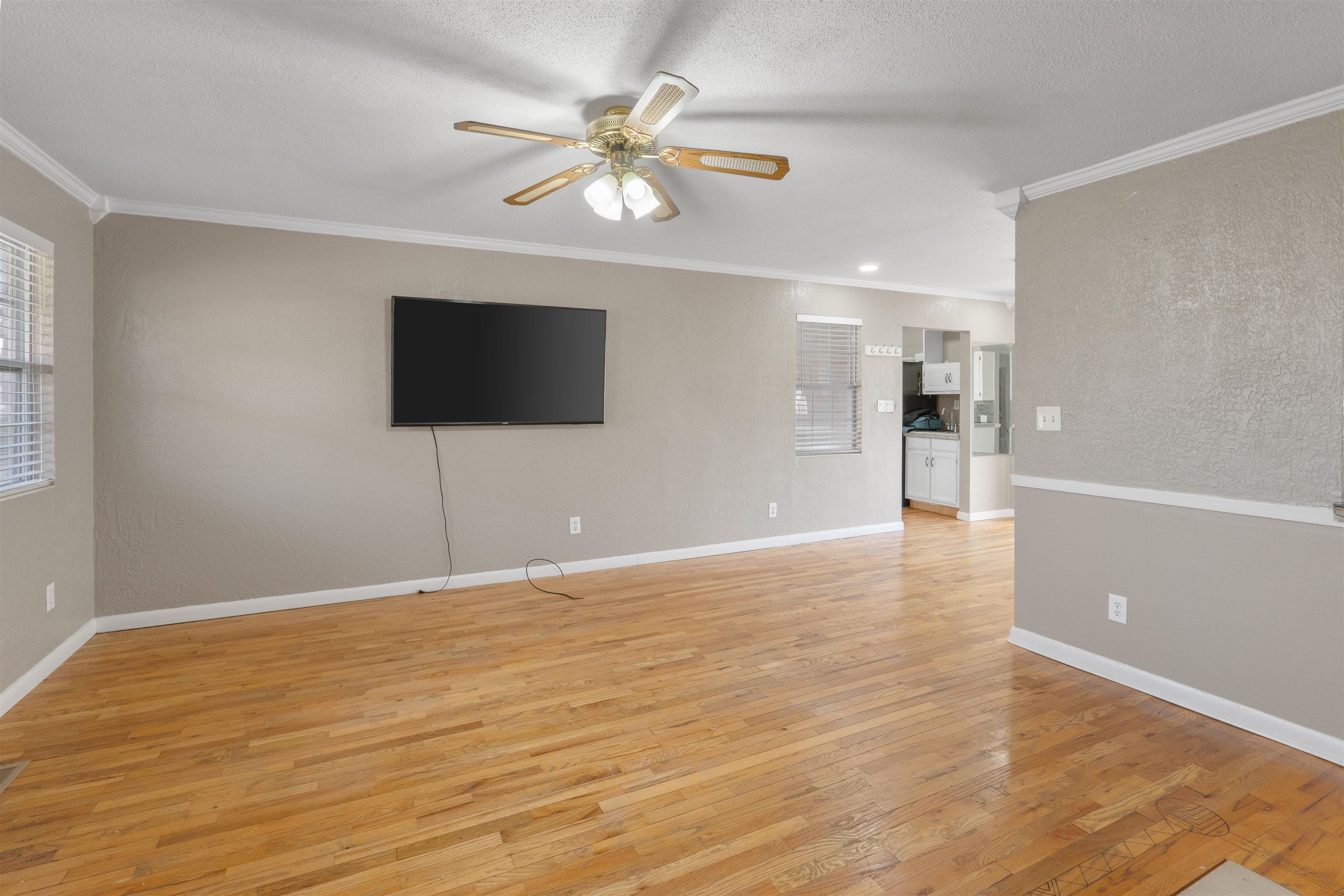 102 Capri Drive Property Photo 2