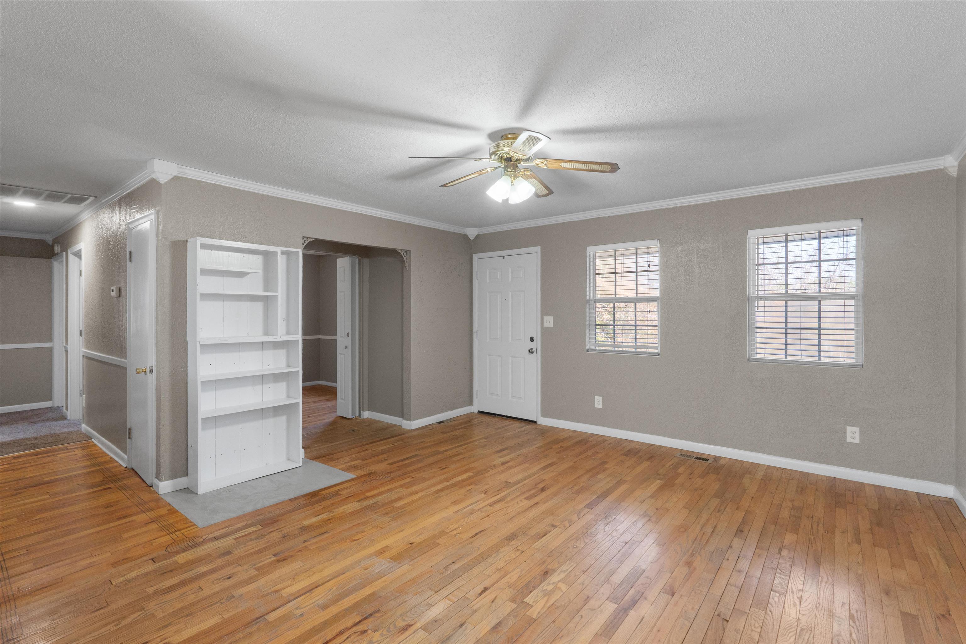 102 Capri Drive Property Photo 3