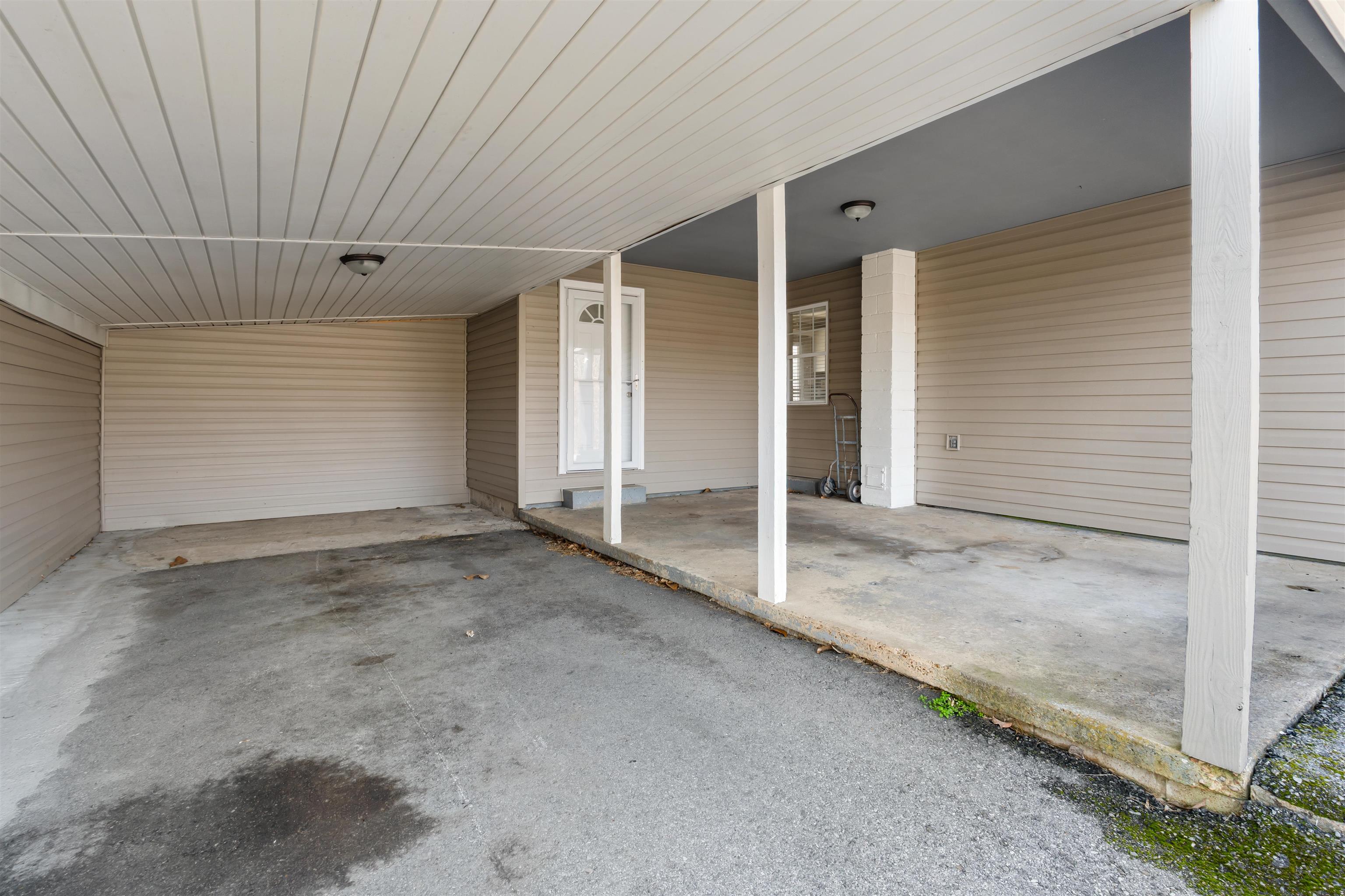102 Capri Drive Property Photo 15