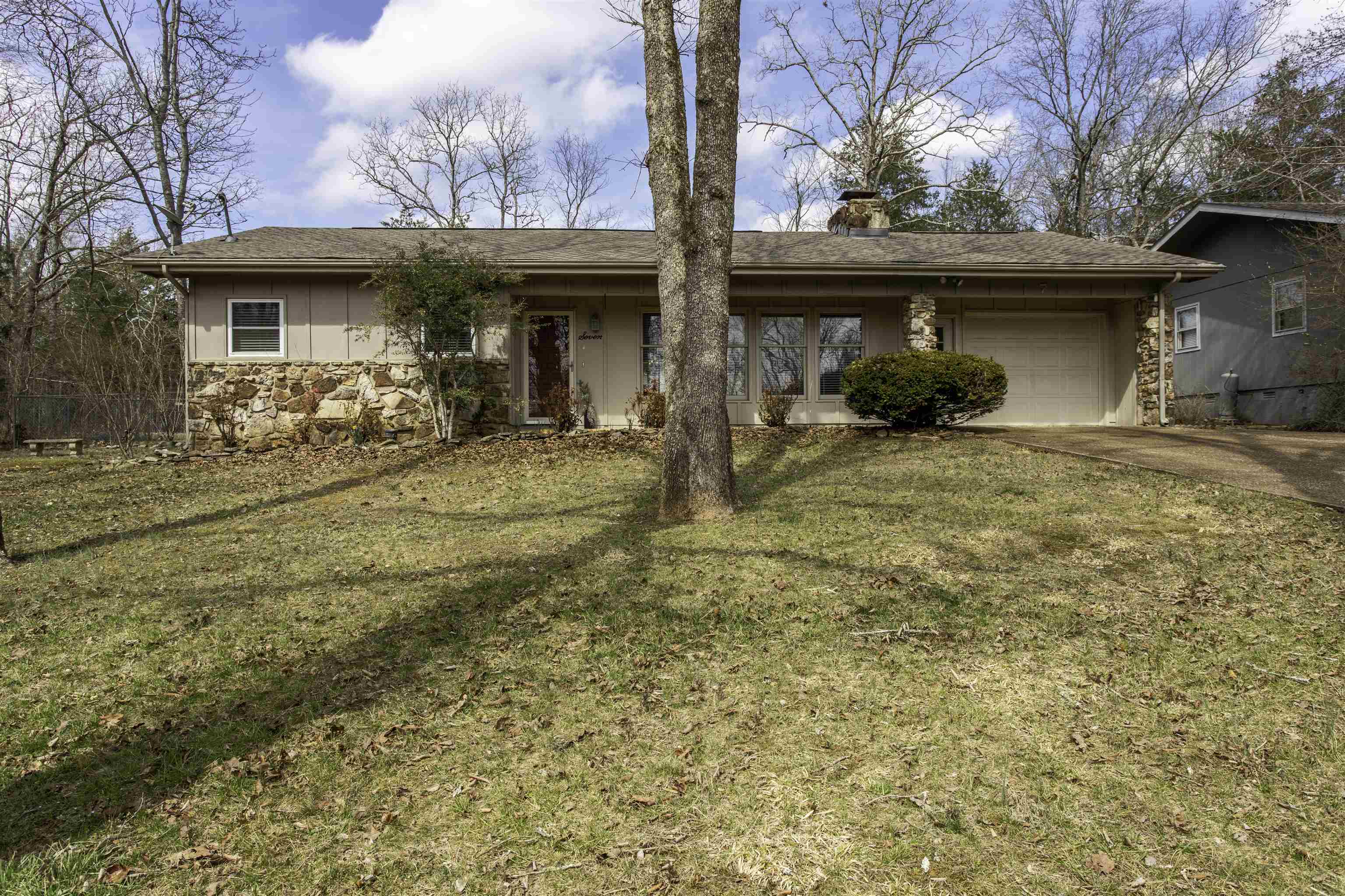 7 Winnebago Drive Property Photo 1