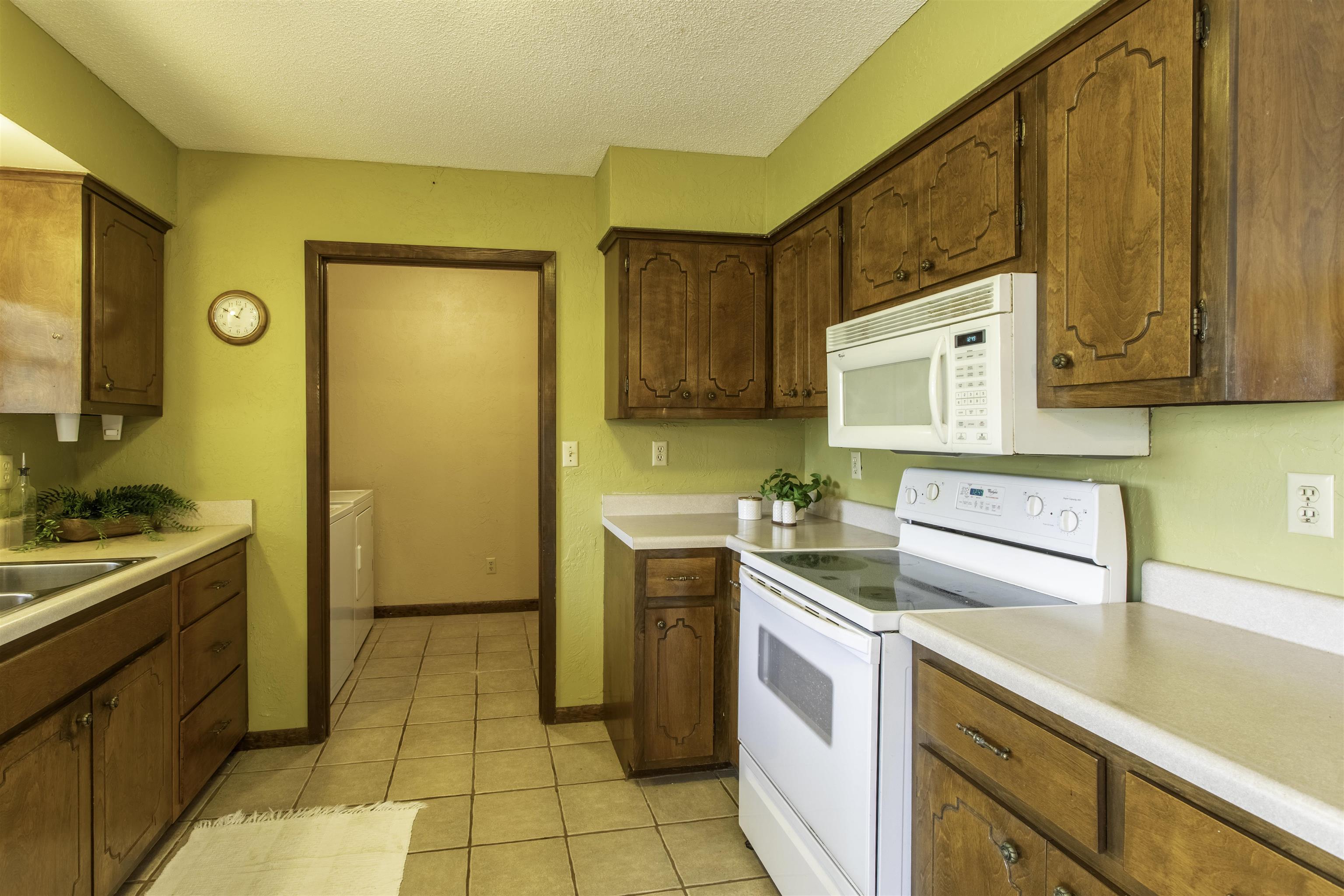 7 Winnebago Drive Property Photo 11