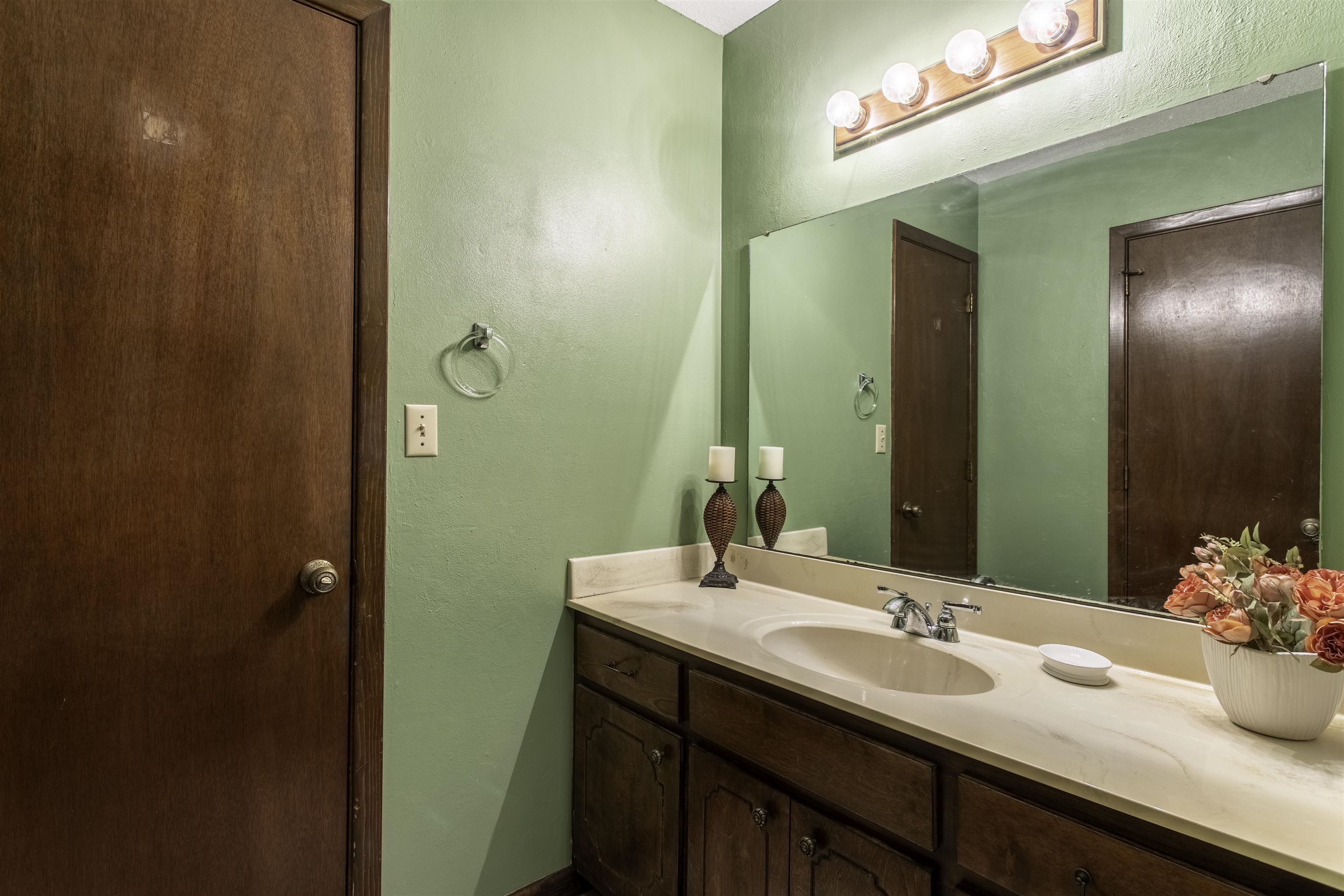 7 Winnebago Drive Property Photo 29