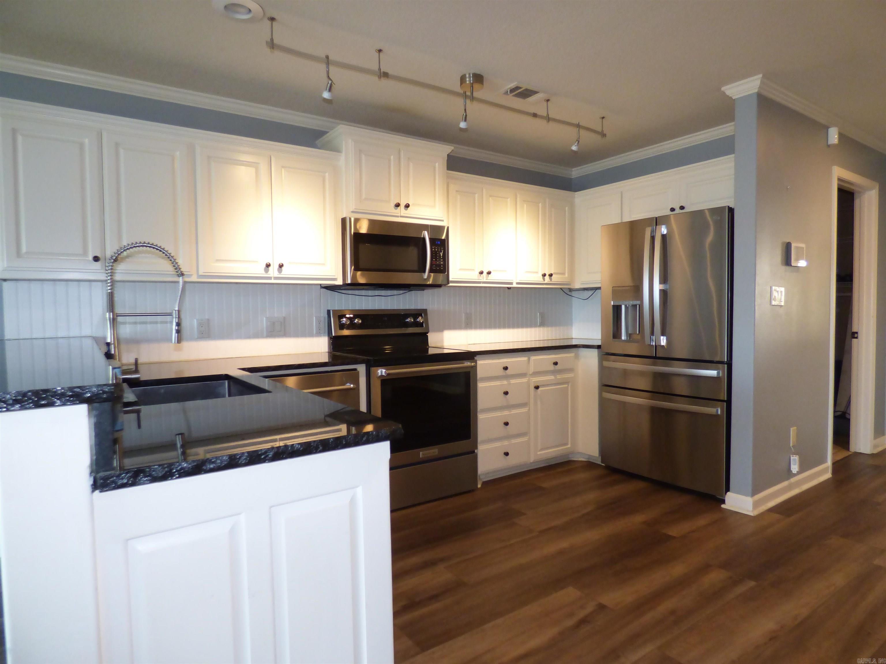 183 Villa Pointe C Property Photo 8