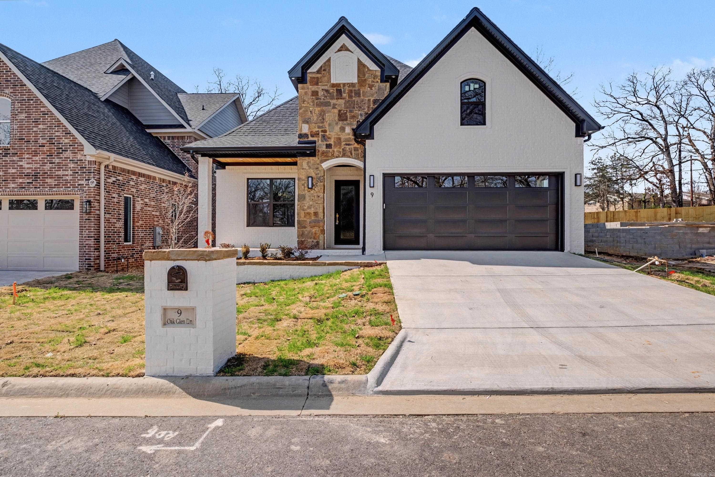 9 Oak Glen Property Photo 1