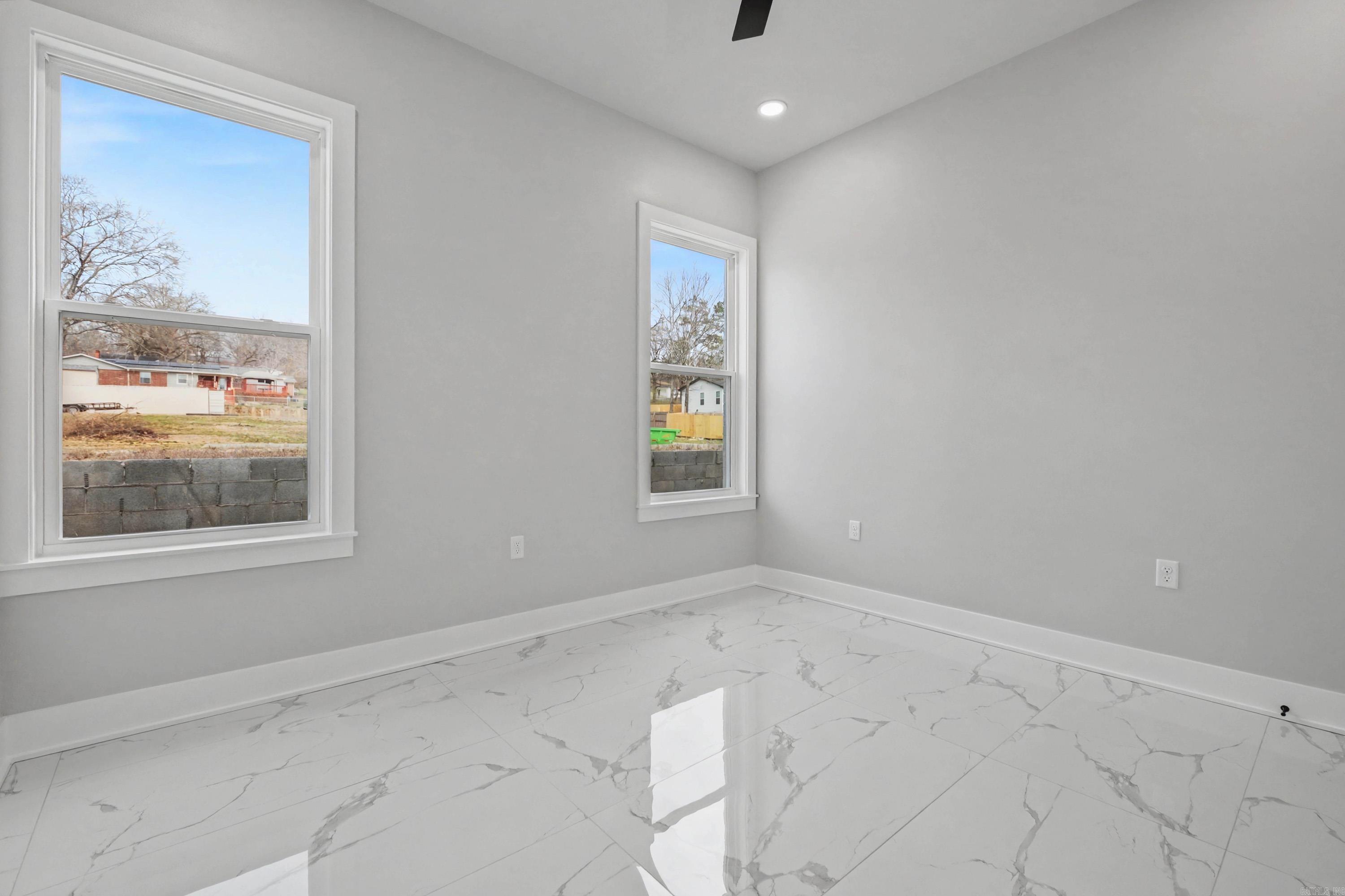 9 Oak Glen Property Photo 35