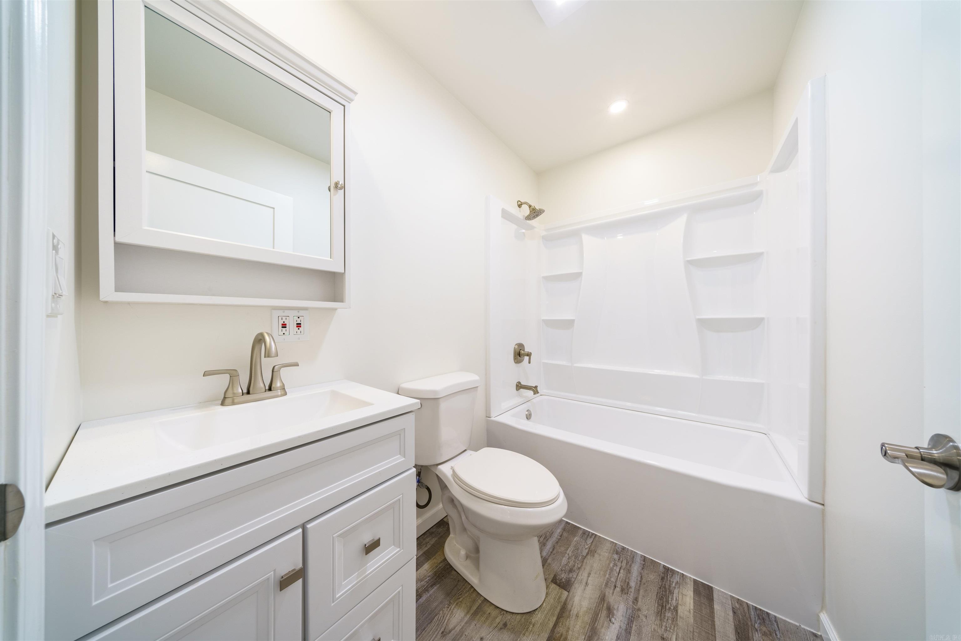 30 Lynndale Dr Property Photo 16