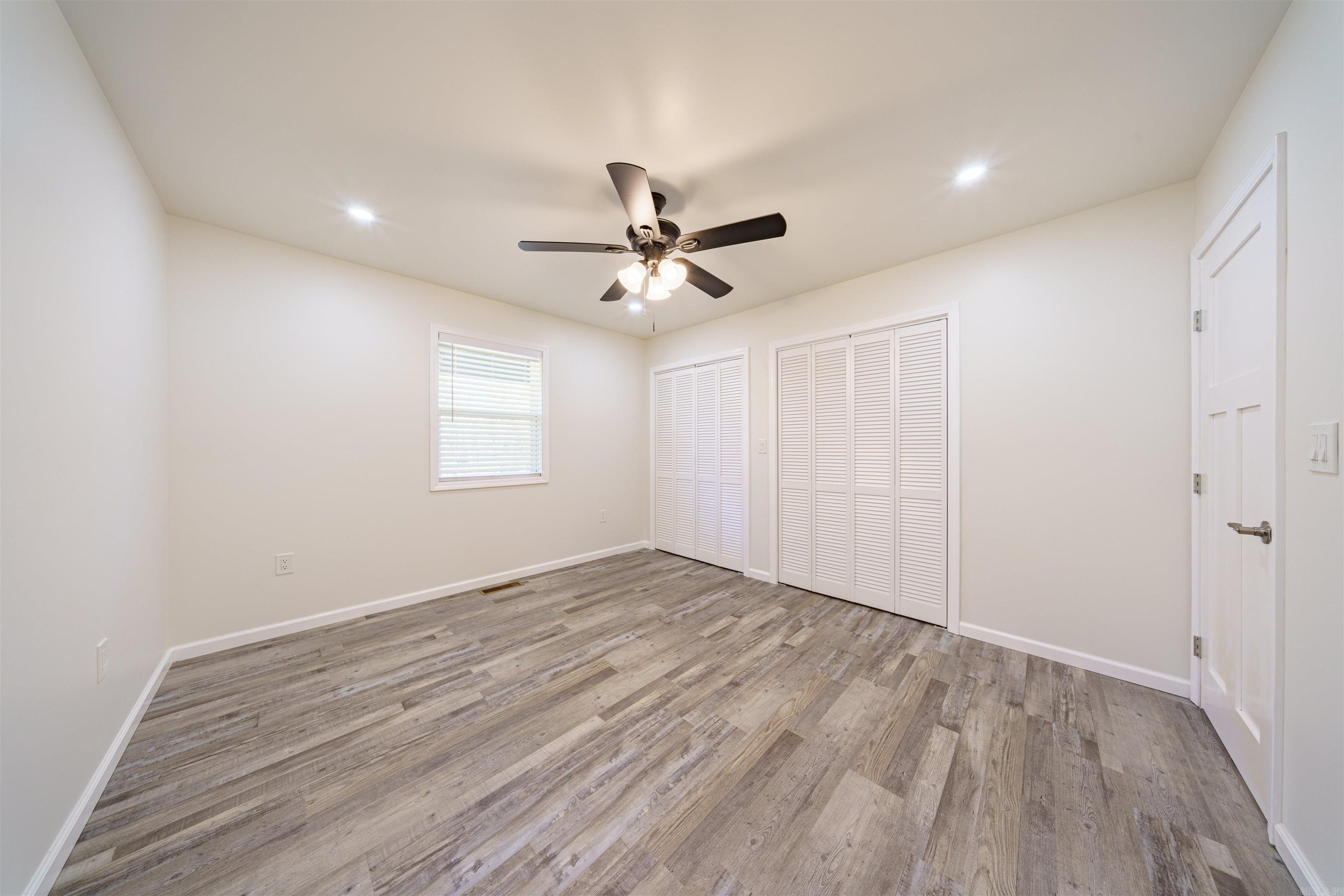 30 Lynndale Dr Property Photo 17